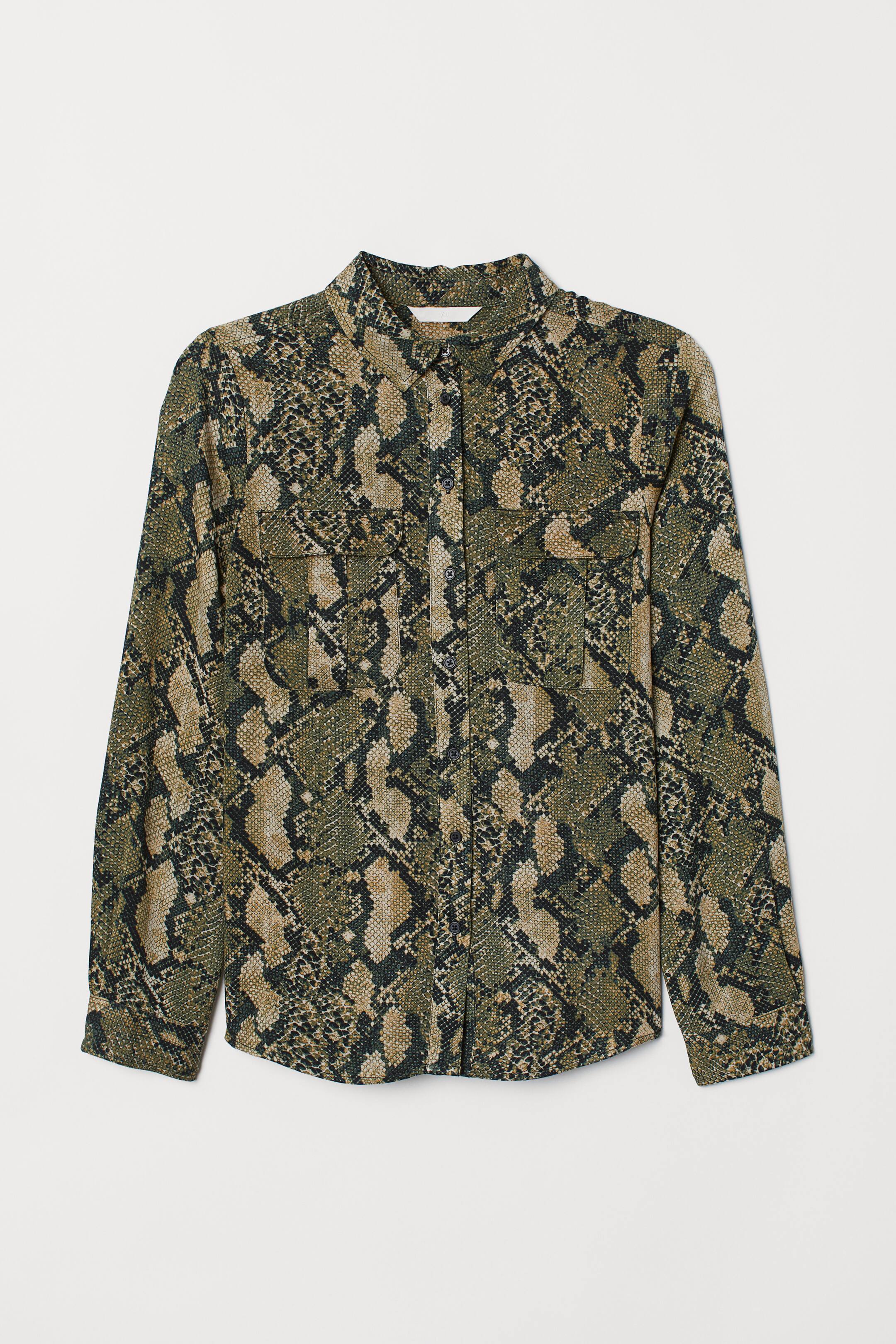 Grotere afbeelding bekijken: Blouse van viscose - Groen/slangenleerdessin - DAMES | H&M NL 1