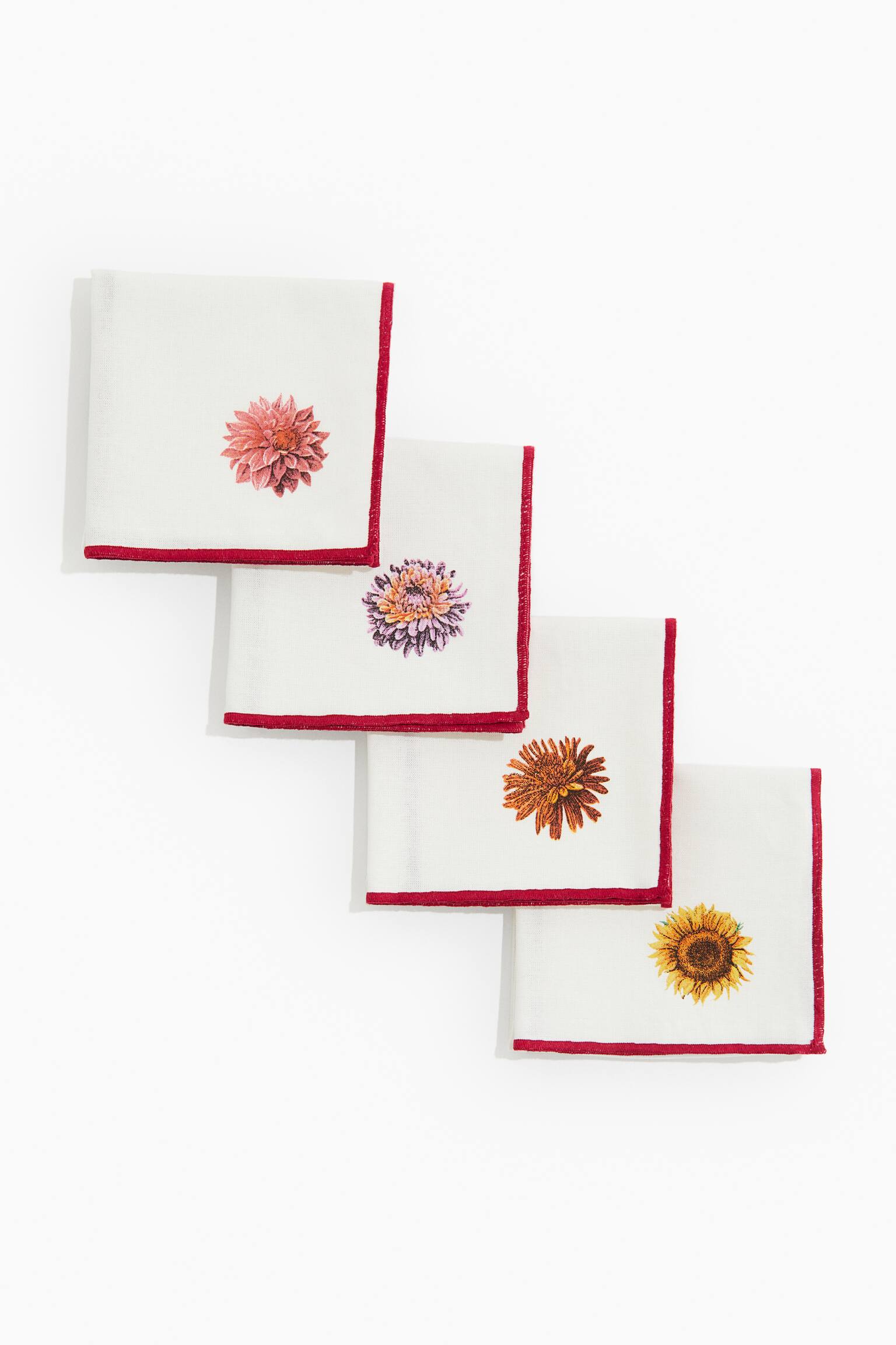 מארז 4 מפיות - לבן/פרחים/לבן/אמריליס - 1