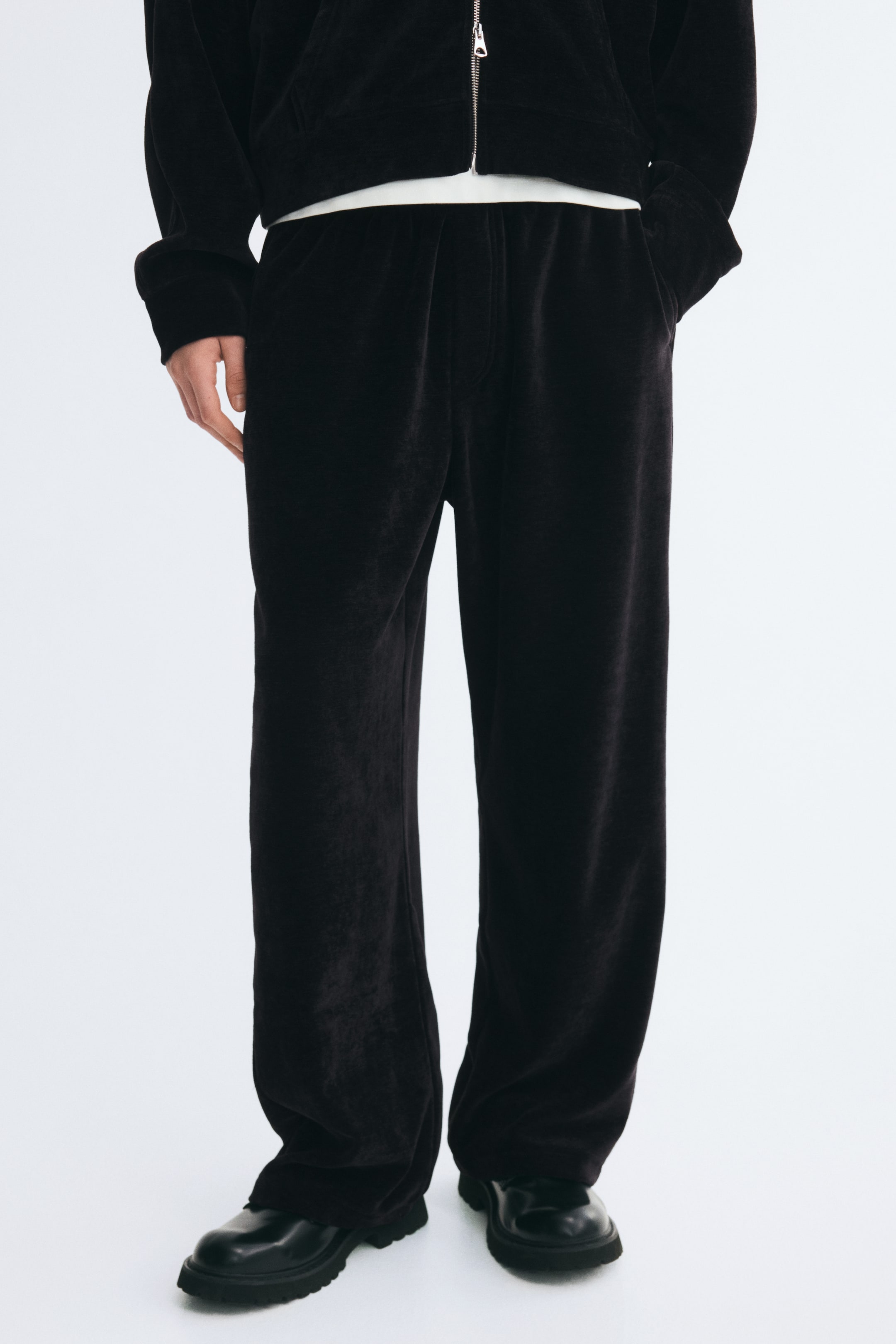 Relaxed Fit Velour sweatpants