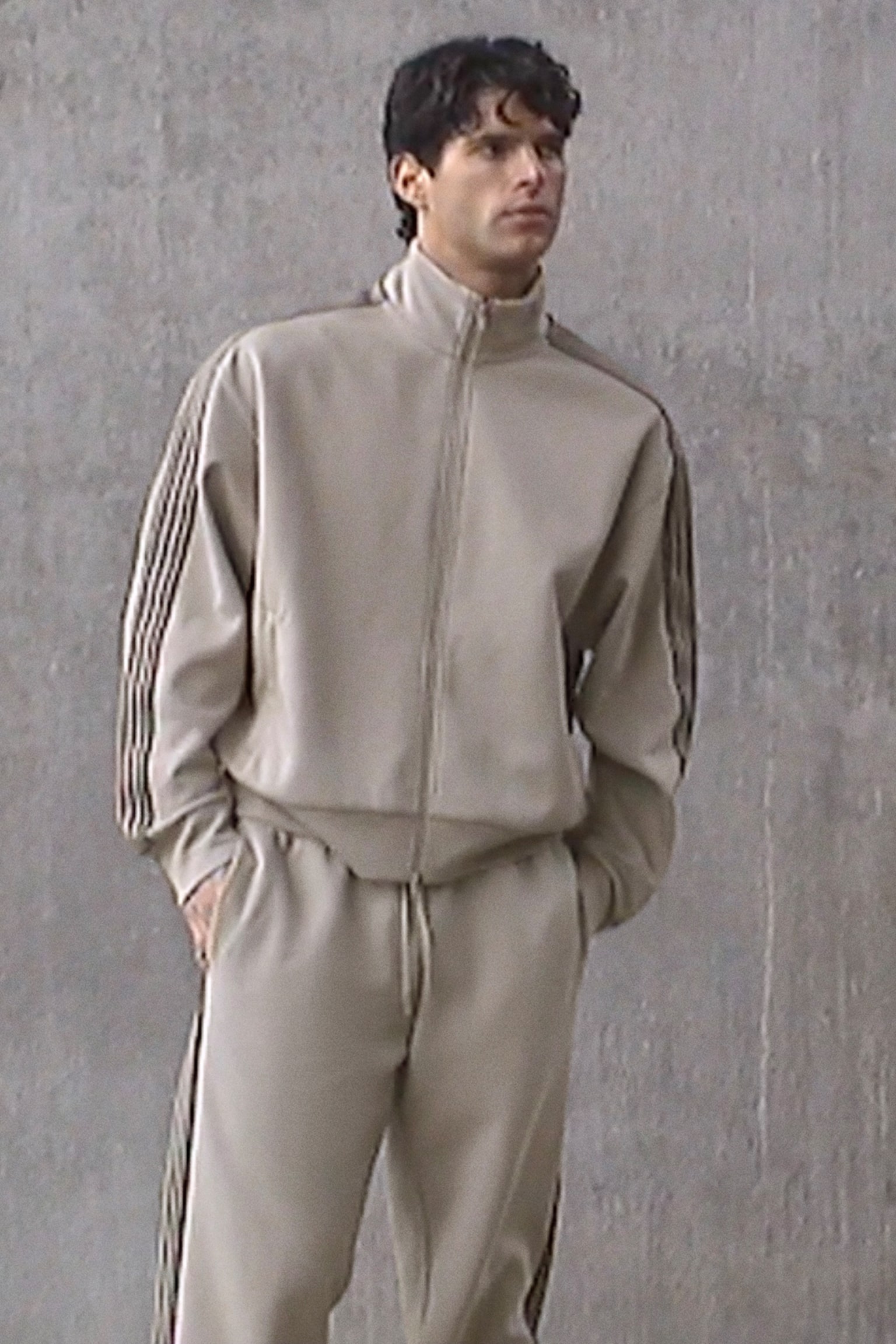 Loose Fit Sports joggers with DryMove™ - Beige/Black - 5