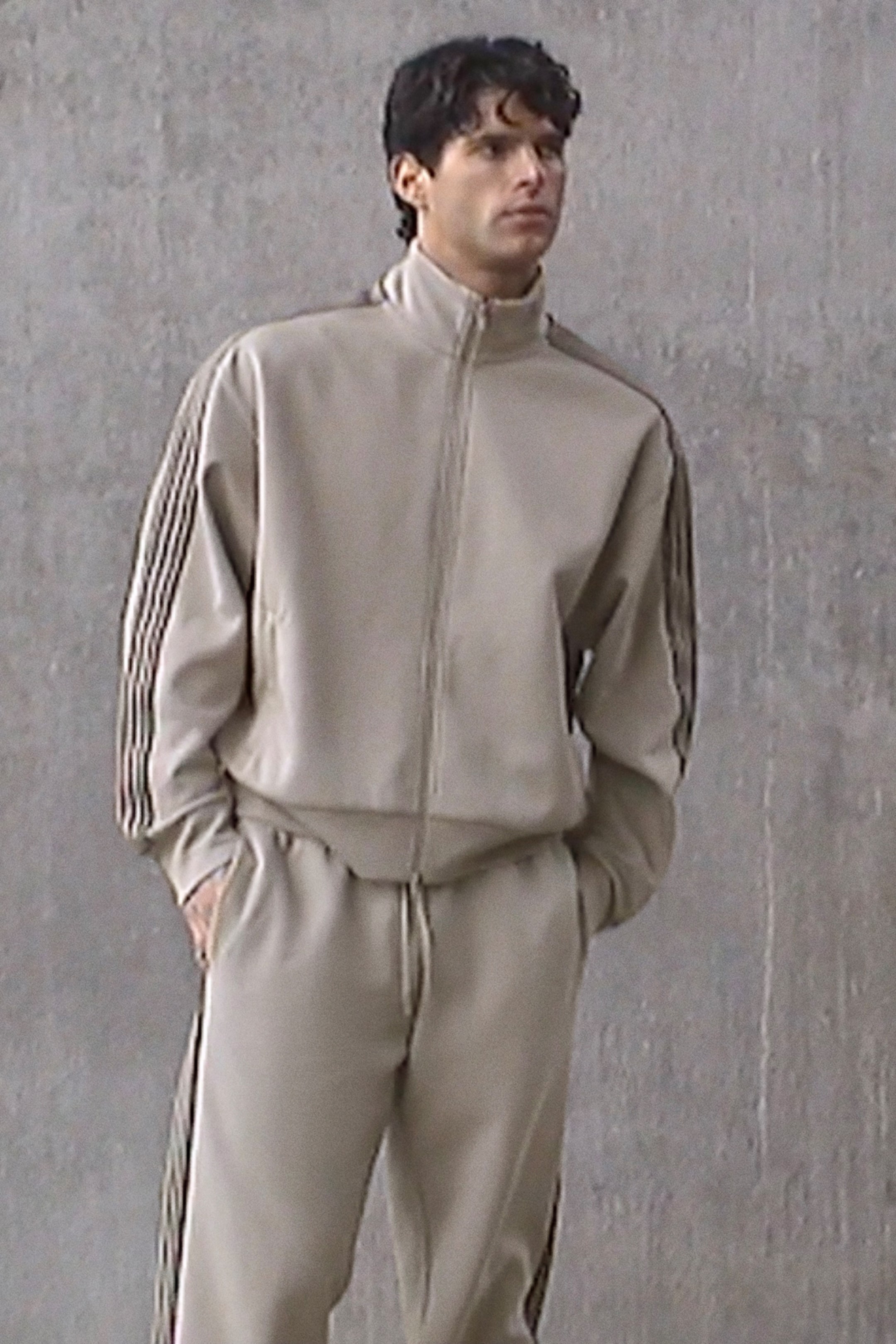 Loose-Fit Sports Joggers with DryMove™