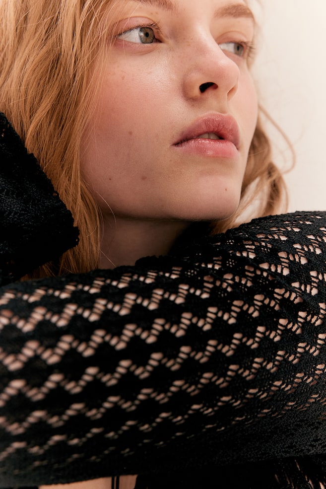 Crochet-look knitted dress - Black/Cream - 4