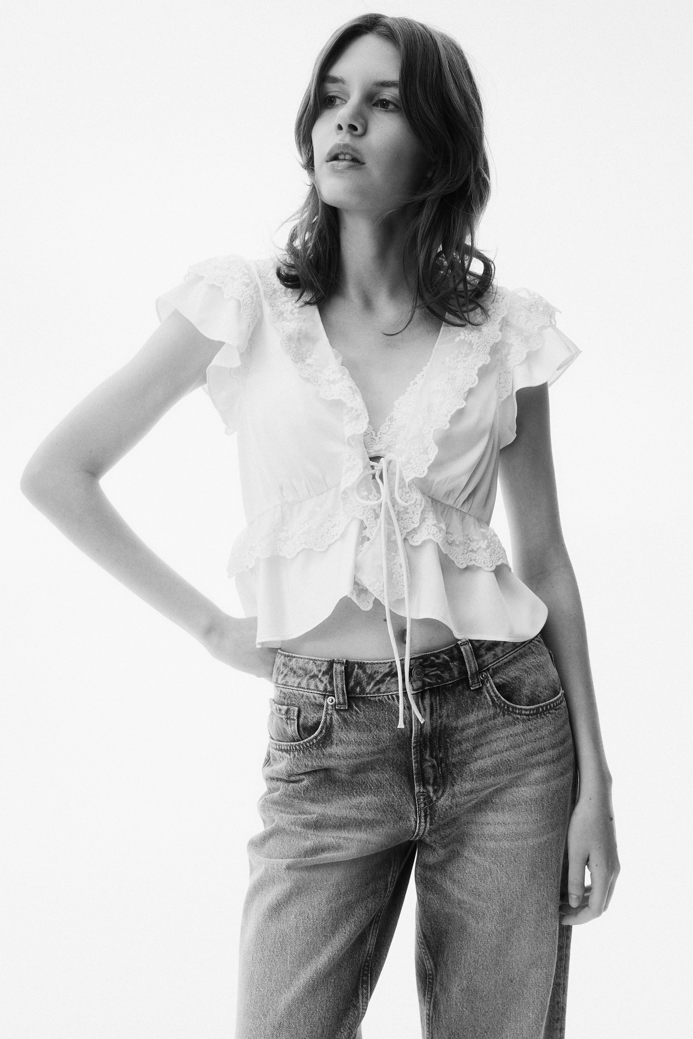 H & M - ラッフルトリムサテンブラウス - ベージュ