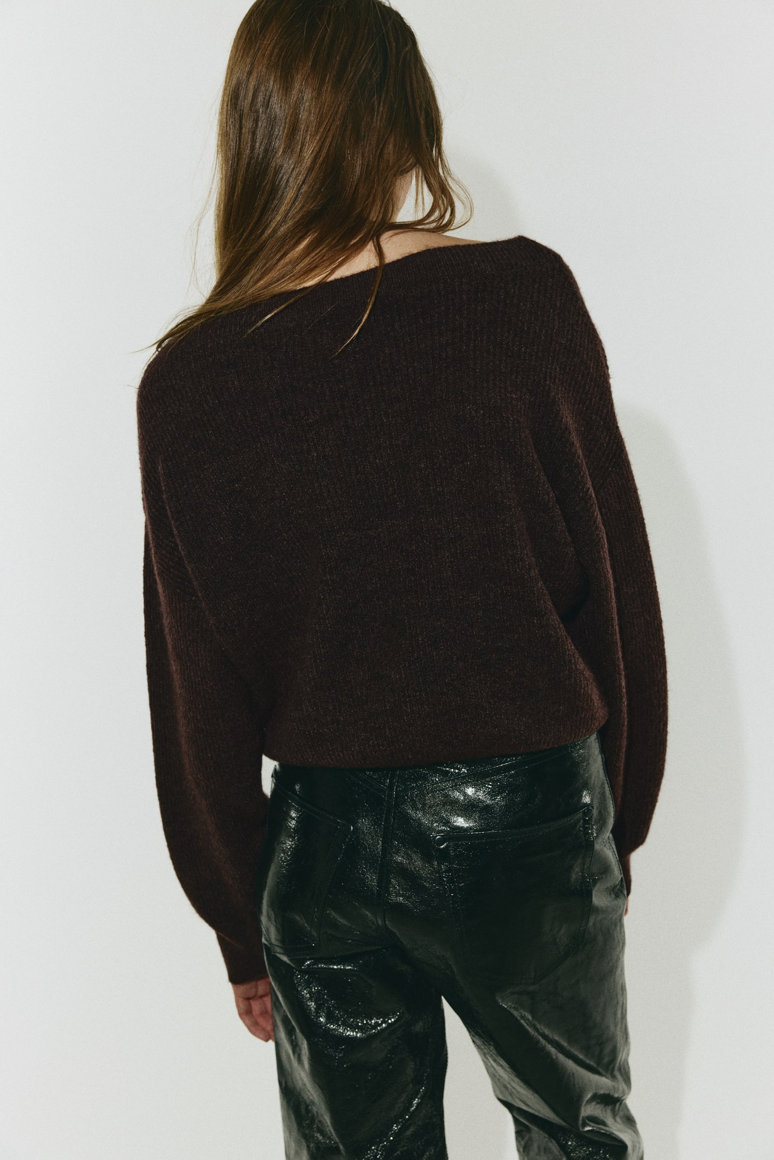 오버사이즈 보트넥 스웨터 - 다크 브라운/라이트 베이지 멜란지/라이트 블루/라이트 피치 핑크 - 3