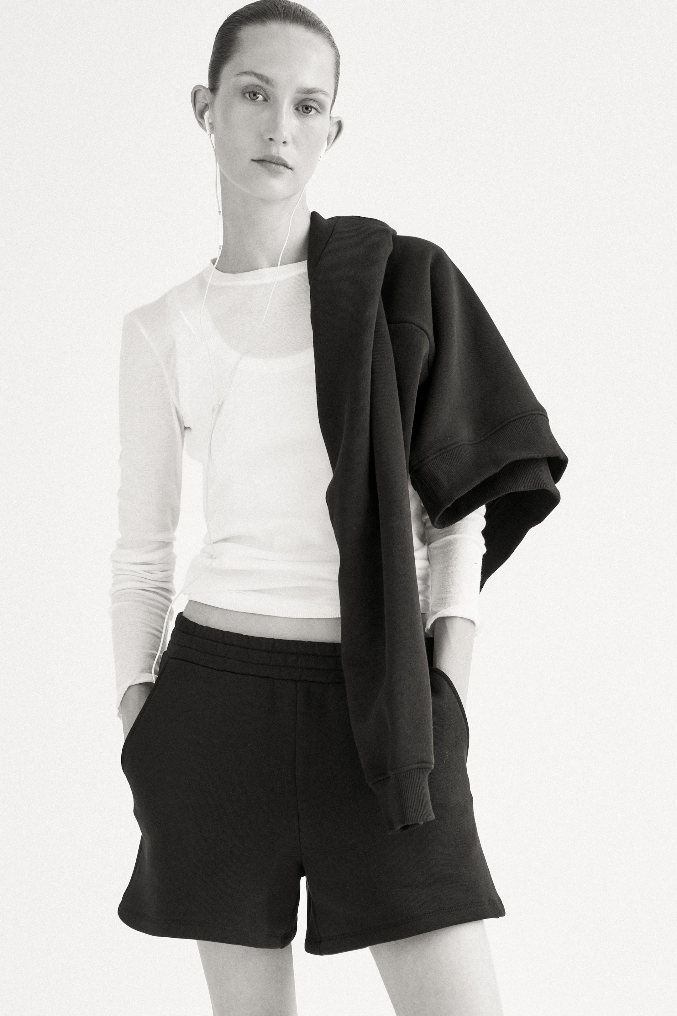 Grösseres Bild ansehen: Shorts aus Baumwollsweat - Schwarz - DAMEN | H&M CH 1