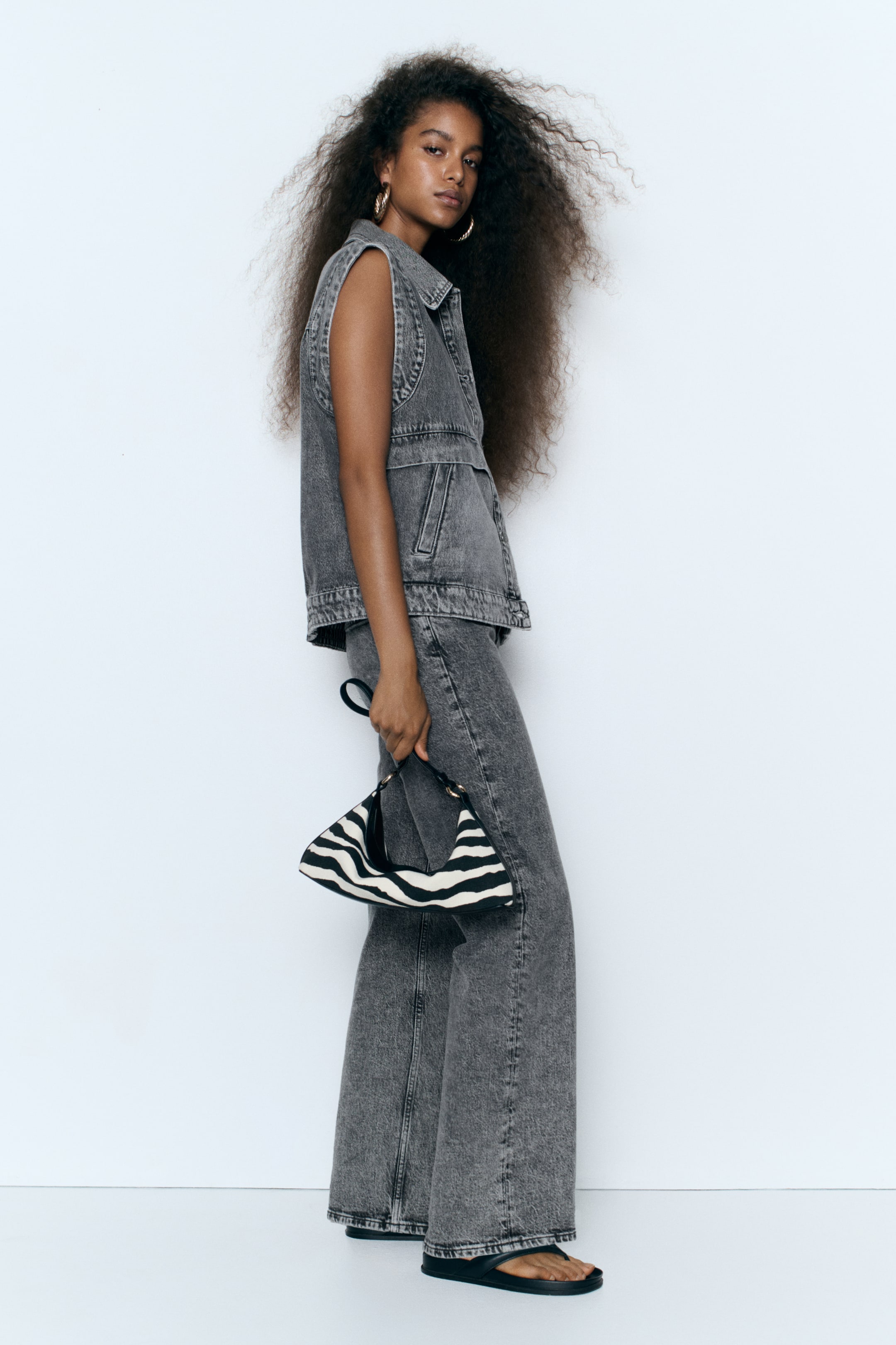 Женские жилеты H&M Oversized Denim Vest — фото 4