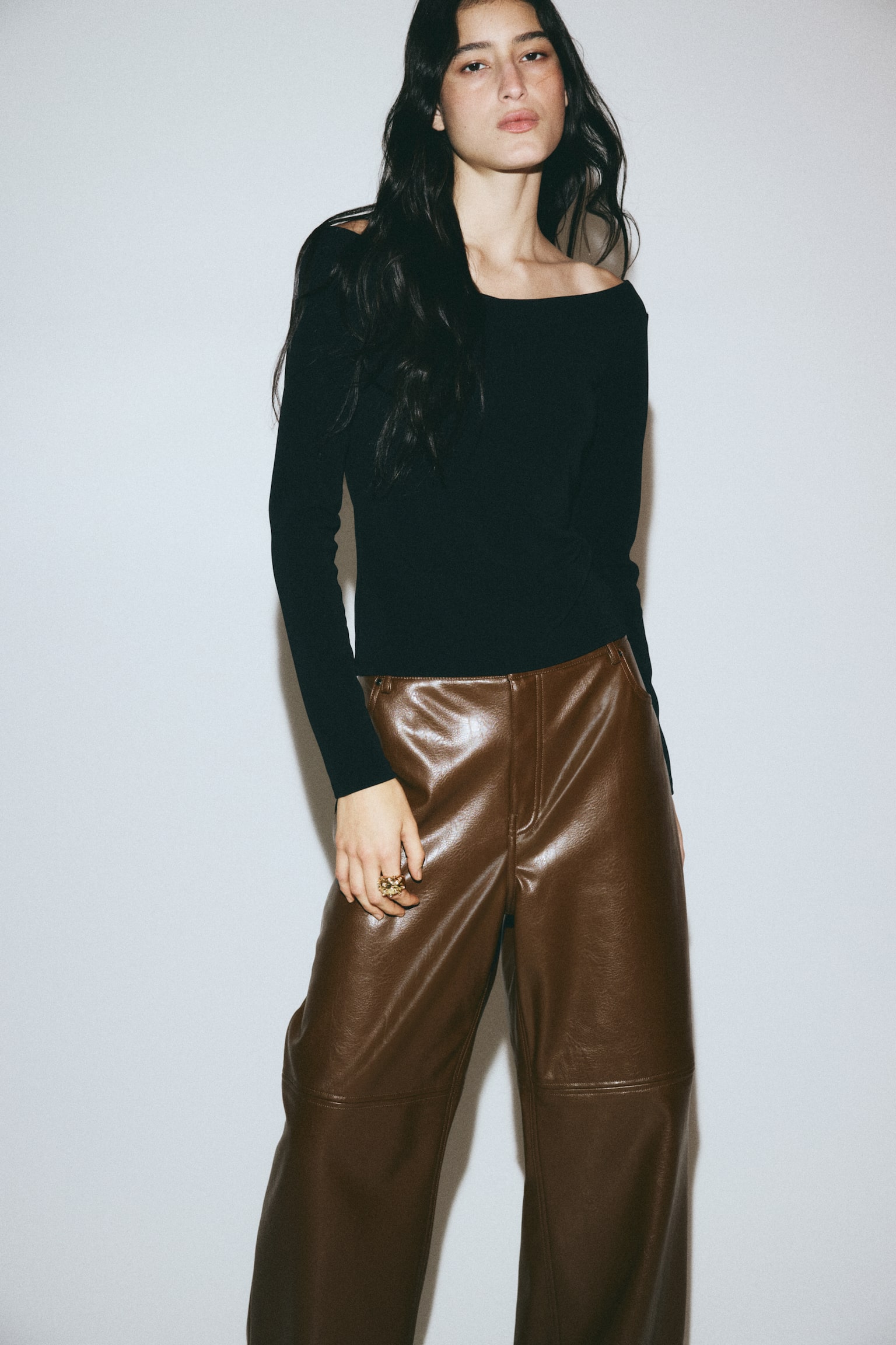 Off-the-shoulder top - Black/Light brown/White - 5