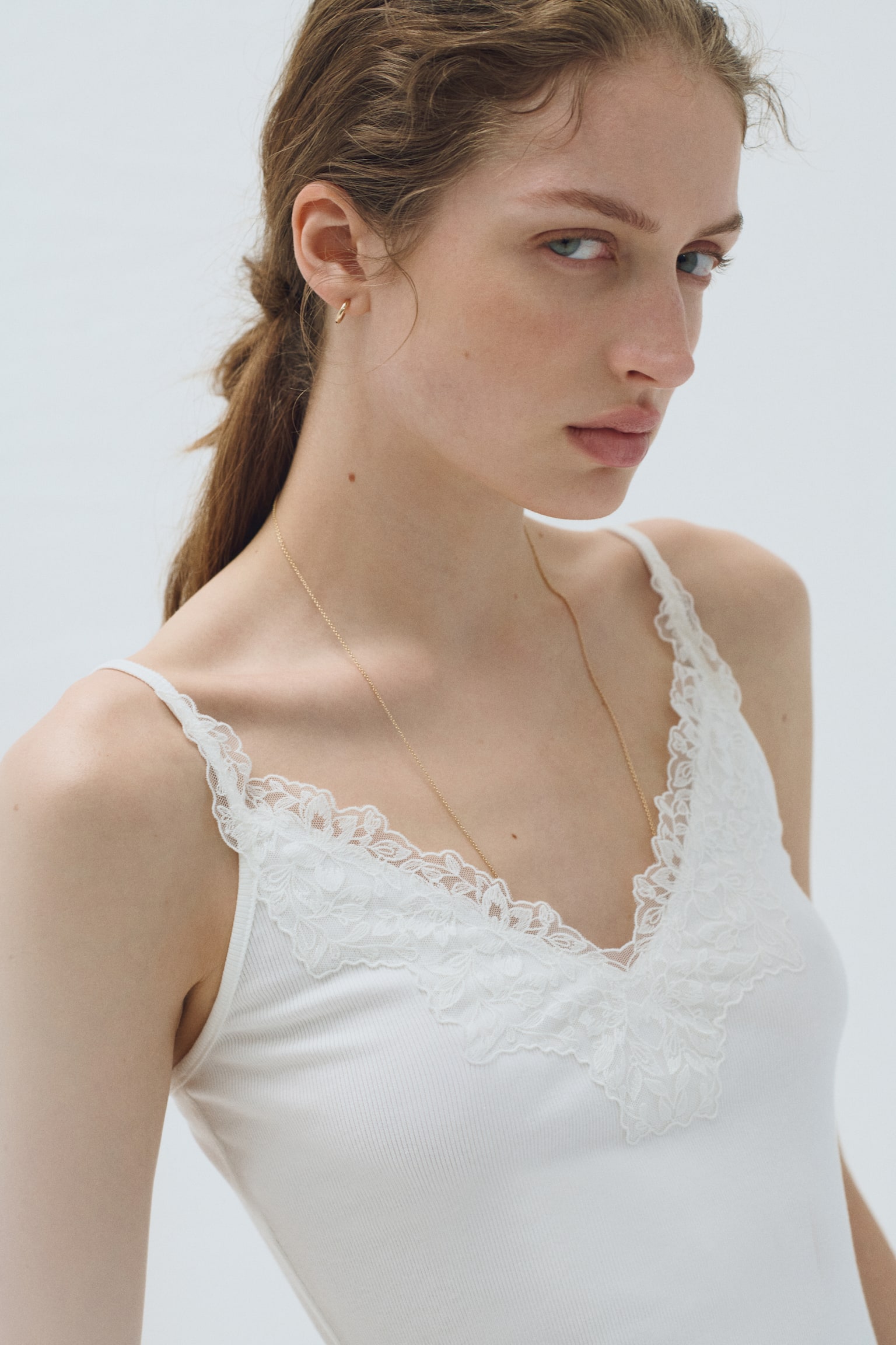 Lace-trimmed strappy top - 3