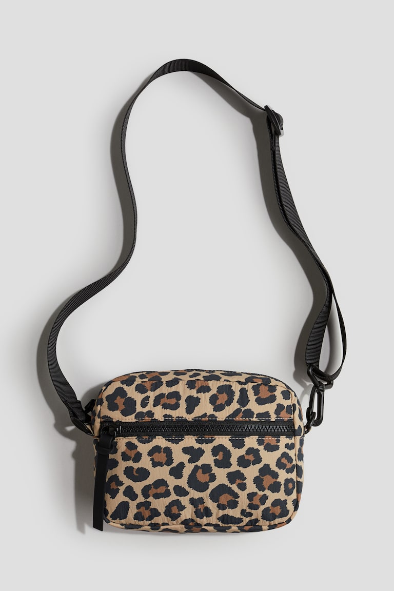 Padded crossbody bag