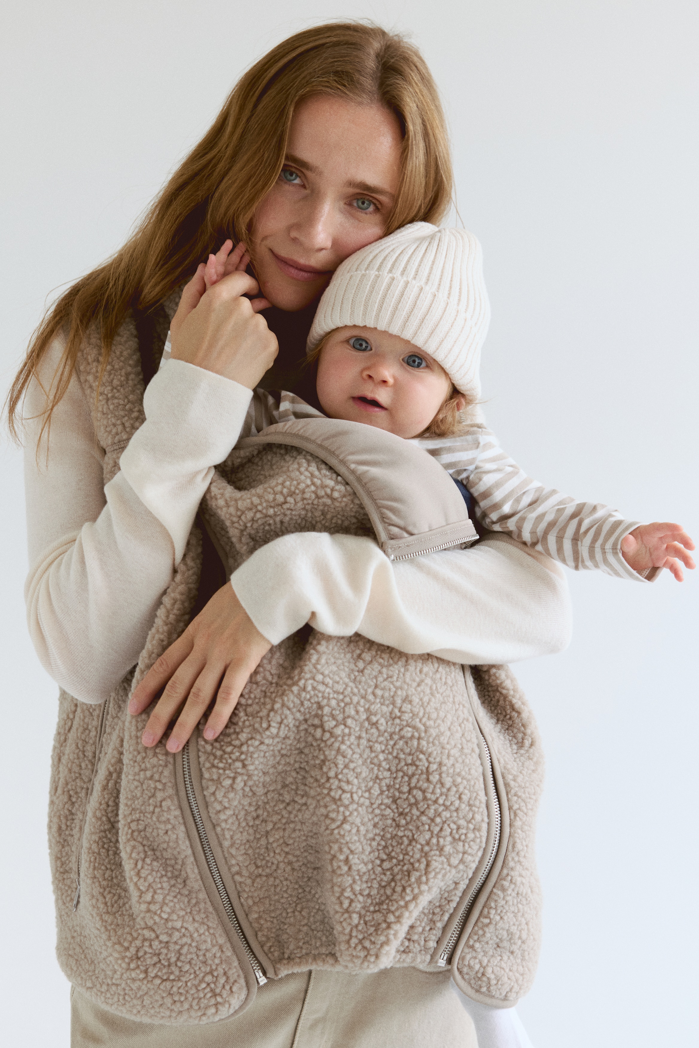 MAMA Before & After Babywearing teddy gilet - Beige/Cream/Dark brown/Black
