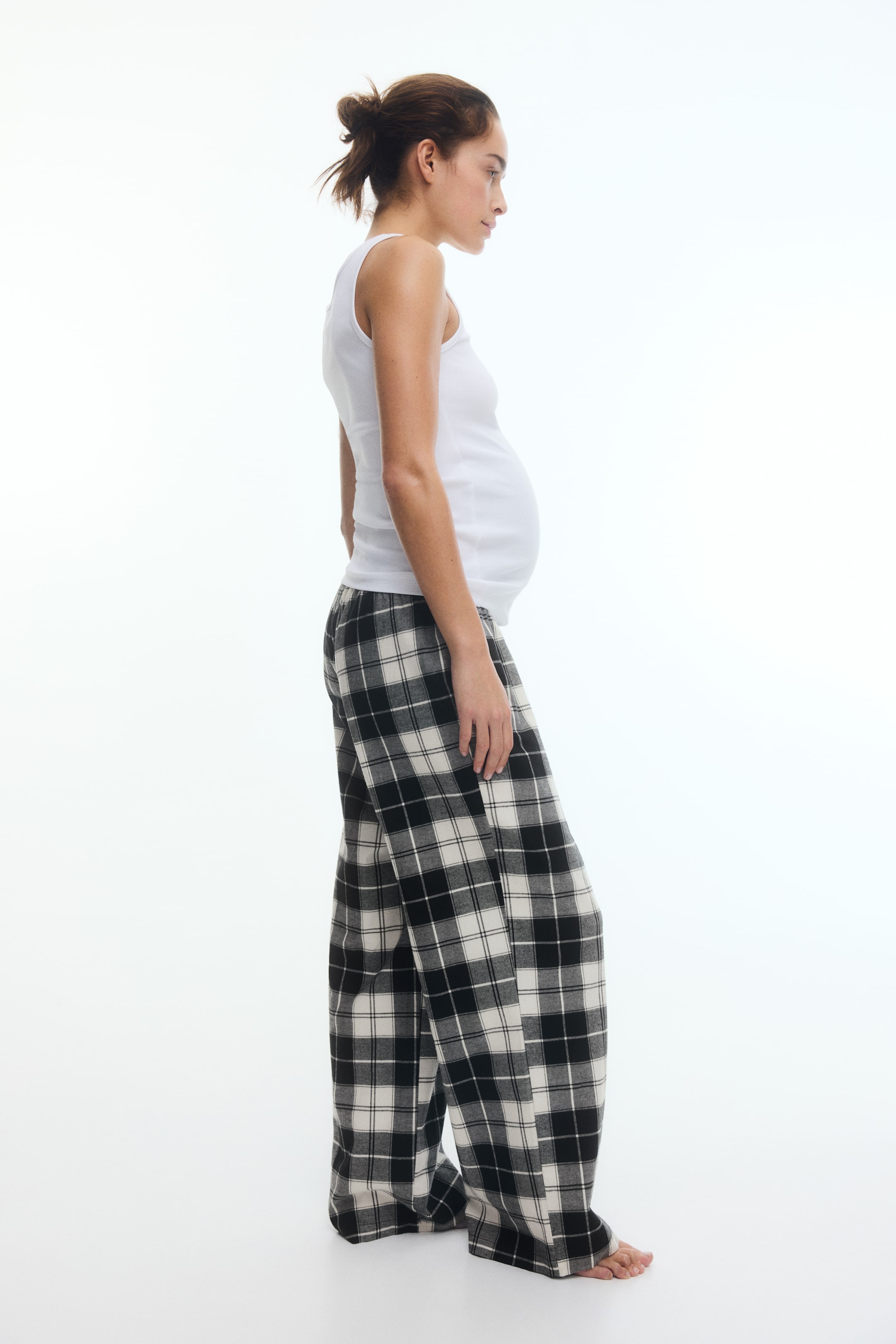 Ver imagem maior: MAMA Calças de pijama em flanela - Branco/Quadrados pretos - SENHORA | H&M PT 1