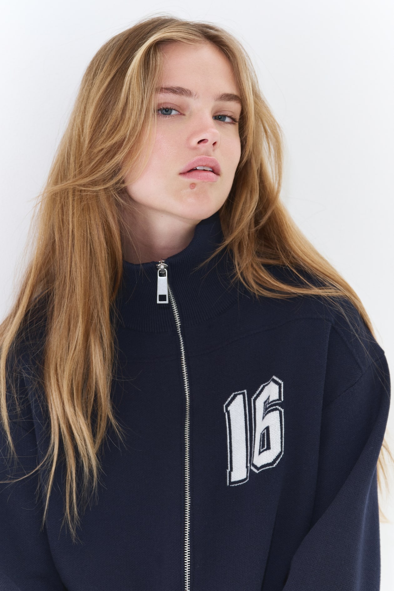 Cardigan with Zipper - image 5