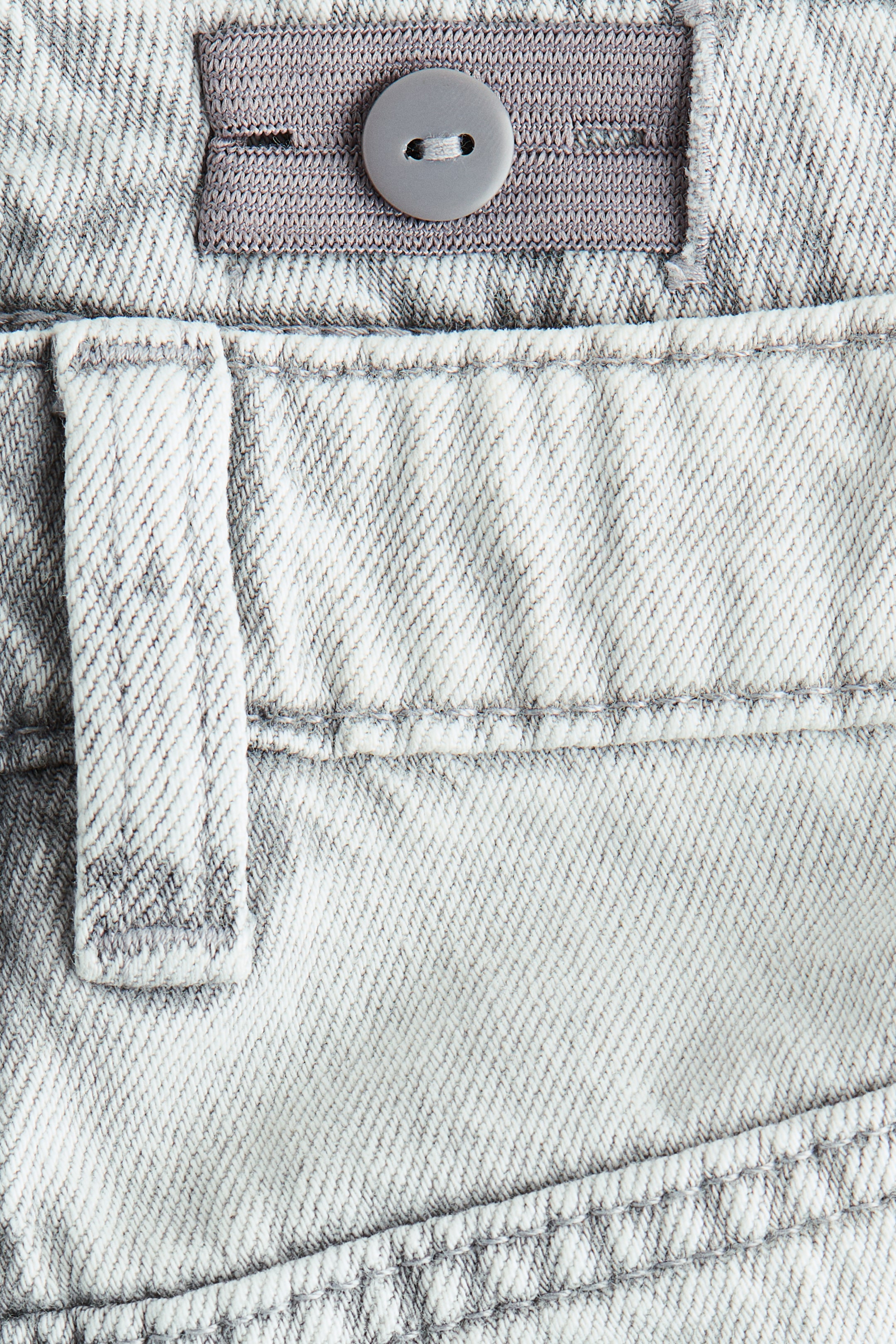 Baggy Fit Barrel-Leg Jeans
