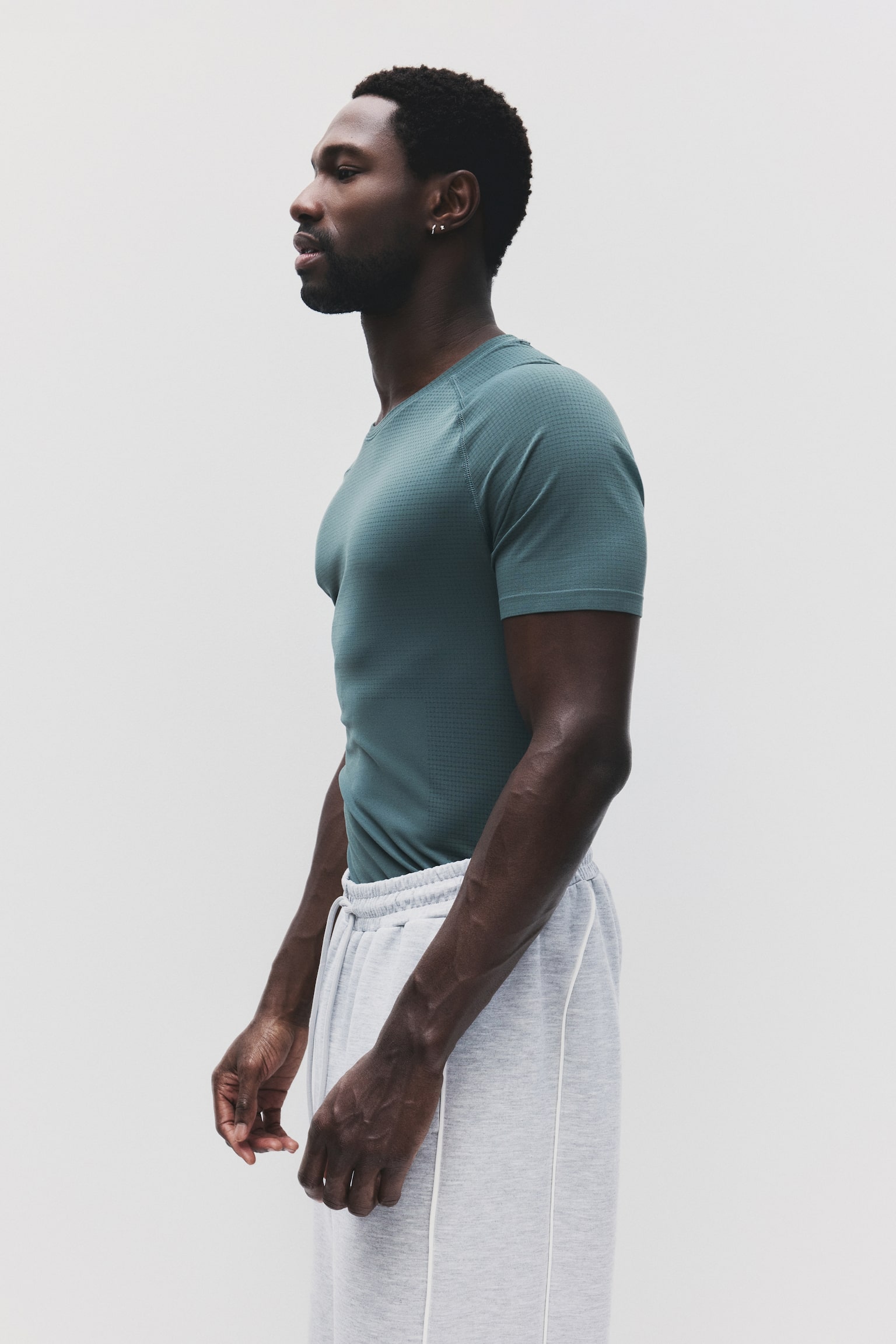 טישירט ספורט DryMove™‎ Muscle Fit‎ - ירוק מאובק/ירוק מנטה מאובק/ורוד כהה/חום כהה/שחור - 6