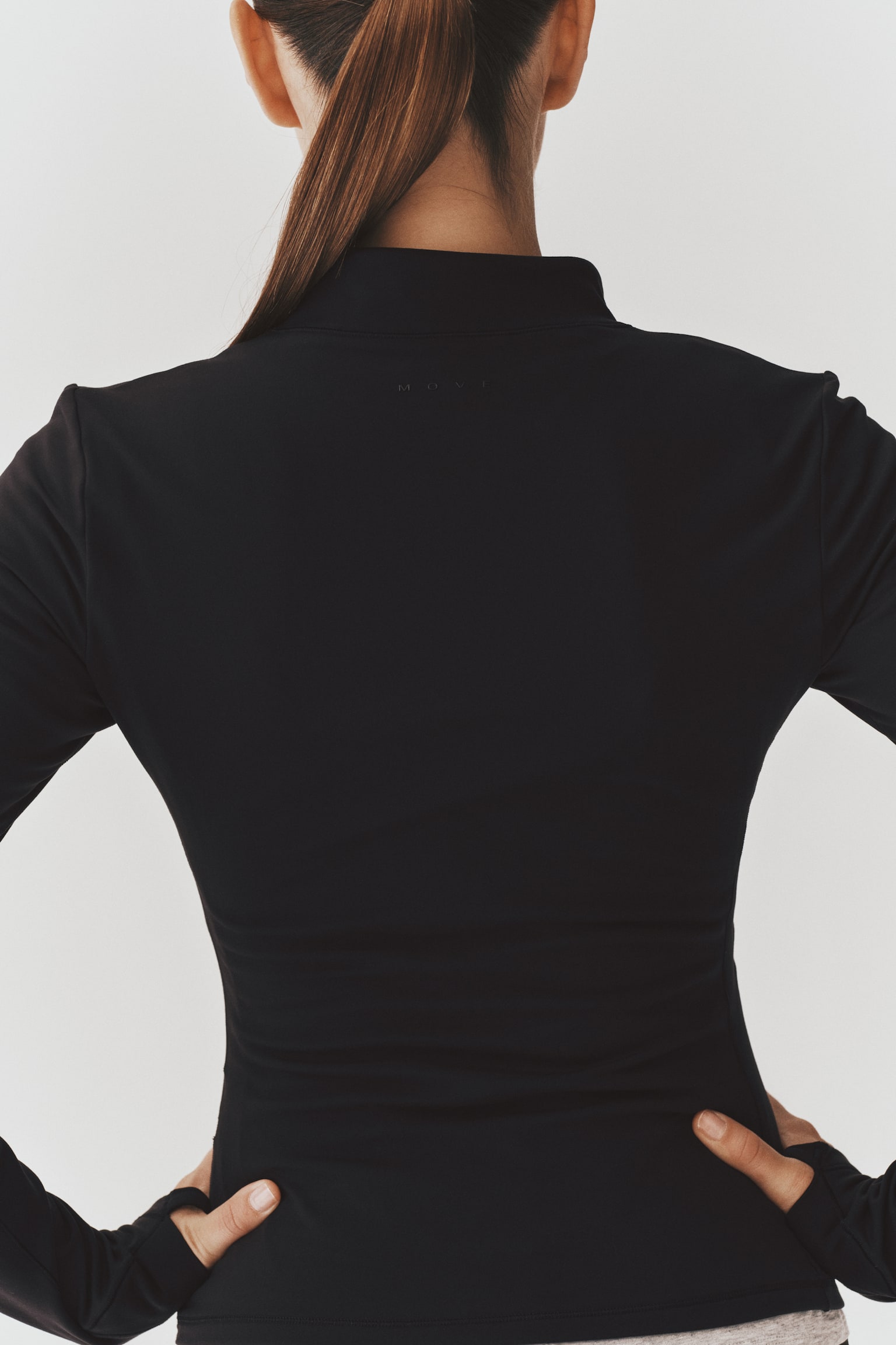 Женский топ H&M Move Warm Half-Zip Sports with Fleece SoftMove™, цвет: Чёрный — фото 6