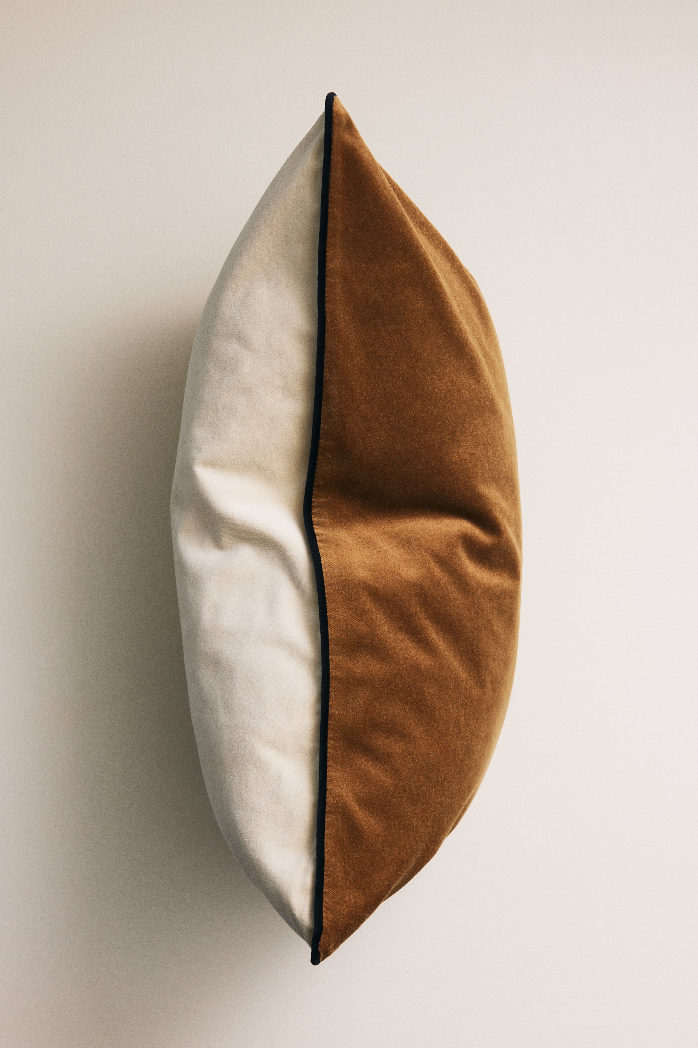 Housse de coussin en velours avec passepoil - Beige clair/marron/Vert clair/grège