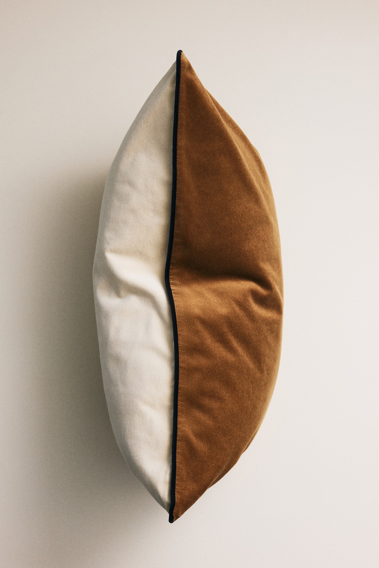 Piping-detail velvet cushion cover - Light beige/Brown/Old rose/Light dusty pink/Light green/Greige - 2