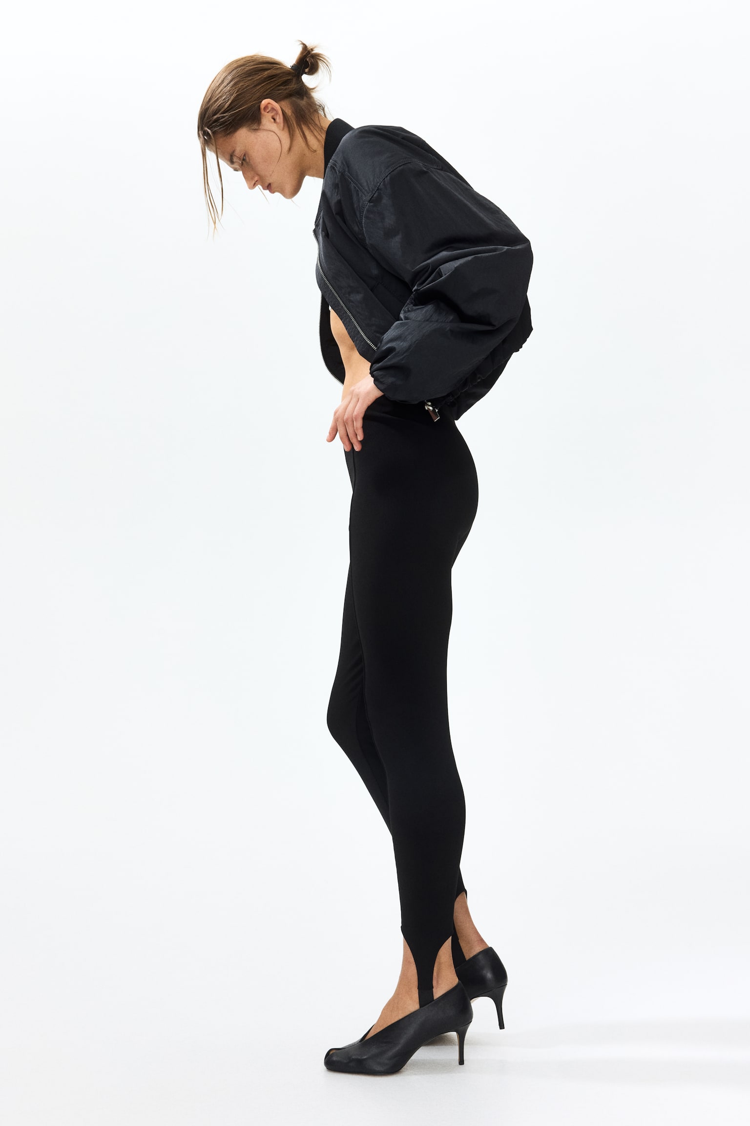 Crease-front stirrup leggings - Black - 6