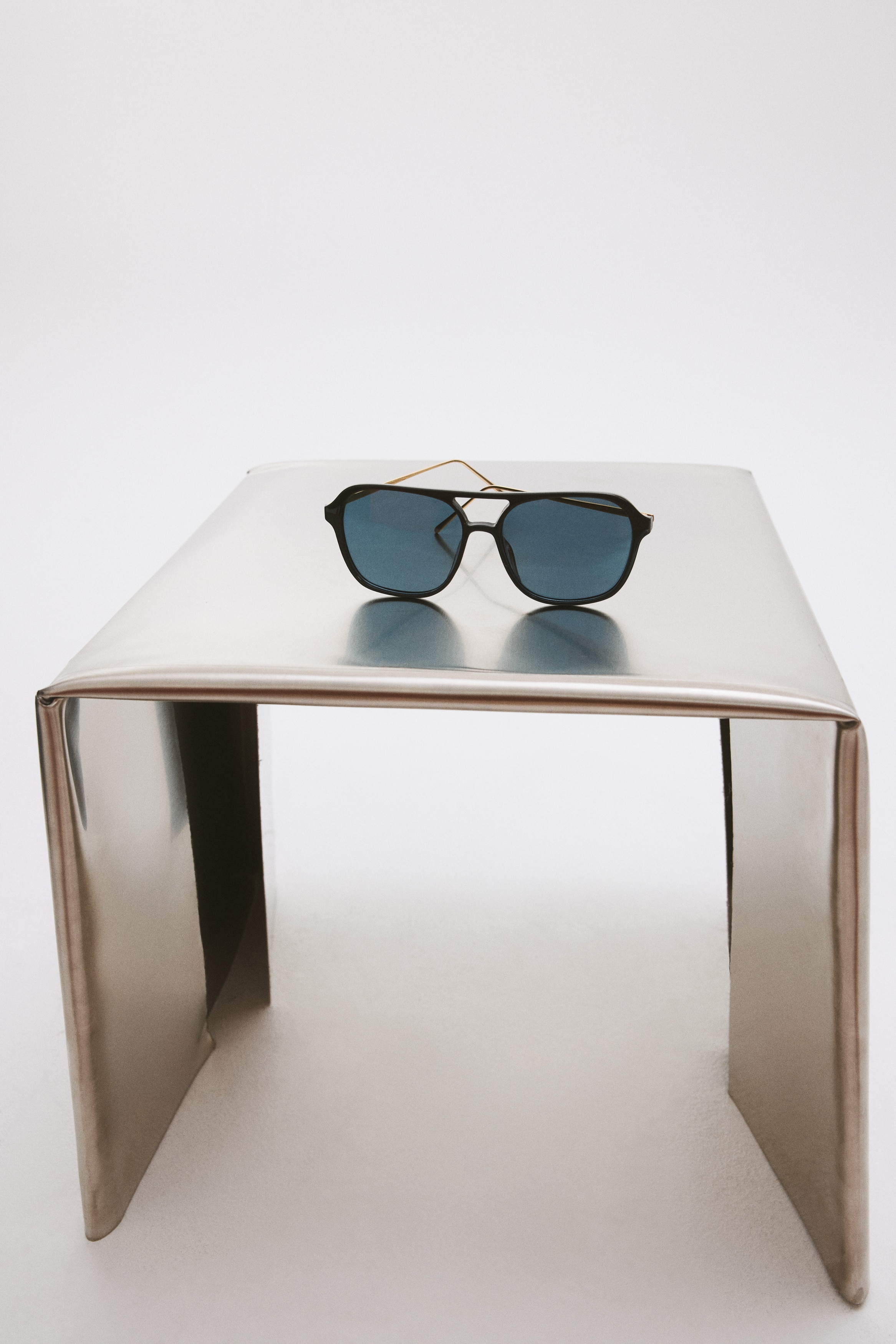 Polarised sunglasses