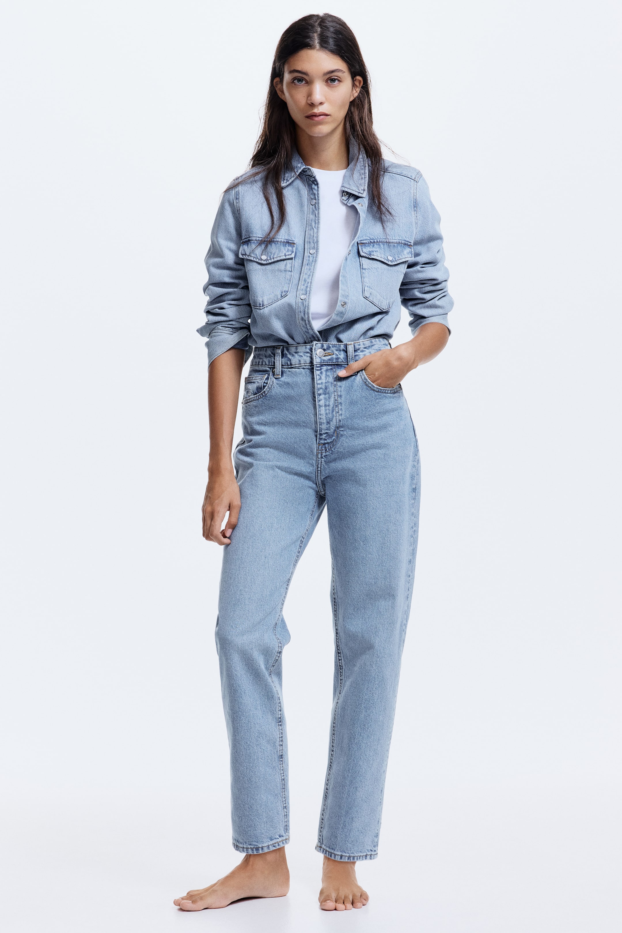 이미지 확대 보기: Slim Fit Mom High Ankle Jeans - Light denim blue - 여성 | H&M KR 1