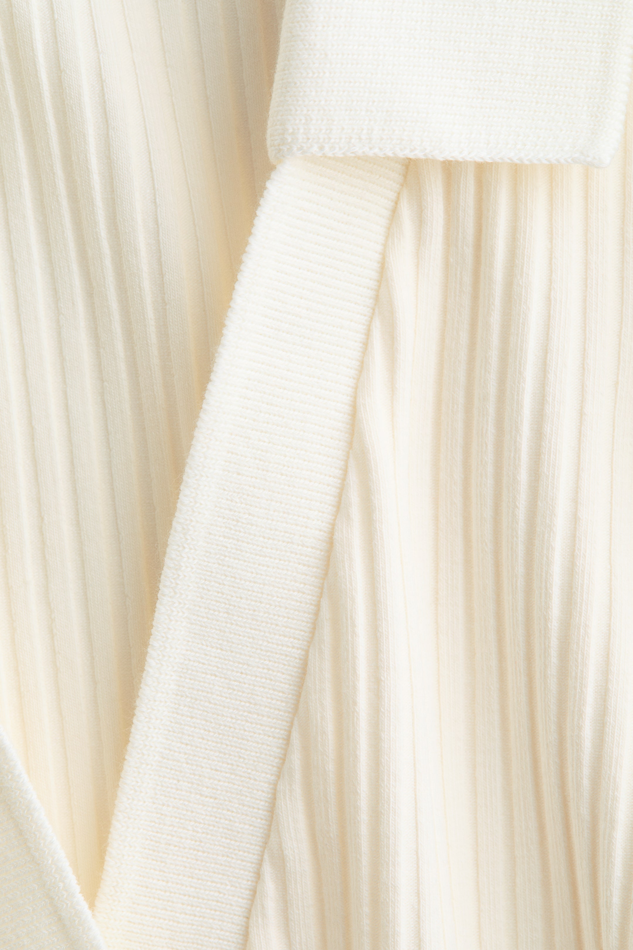 Haut côtelé avec col