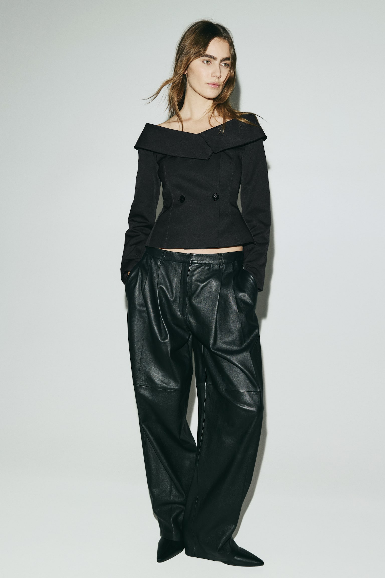 בלייזר עם כתפיים חשופות - שחור - 1