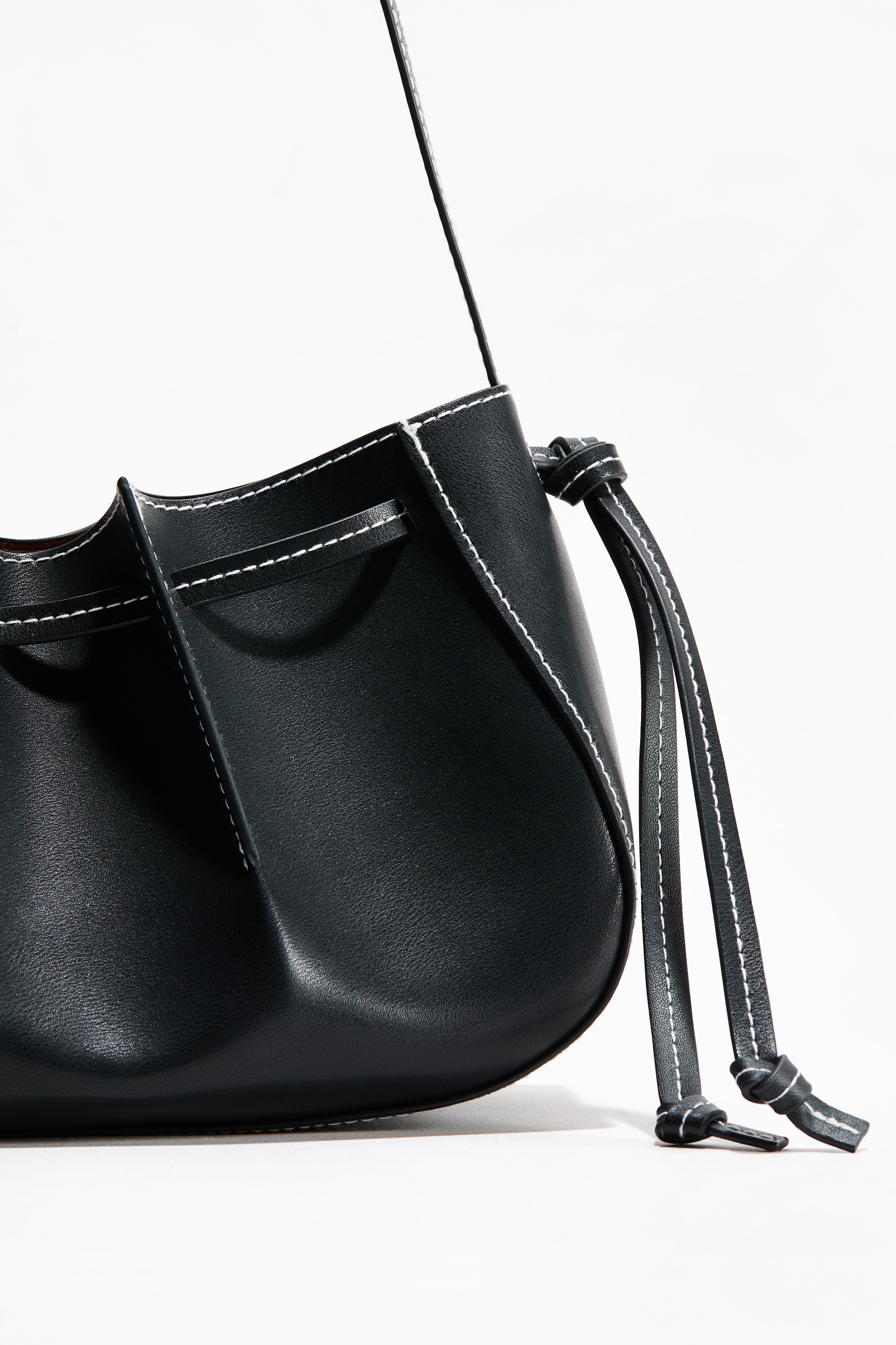 Pleated shoulder bag