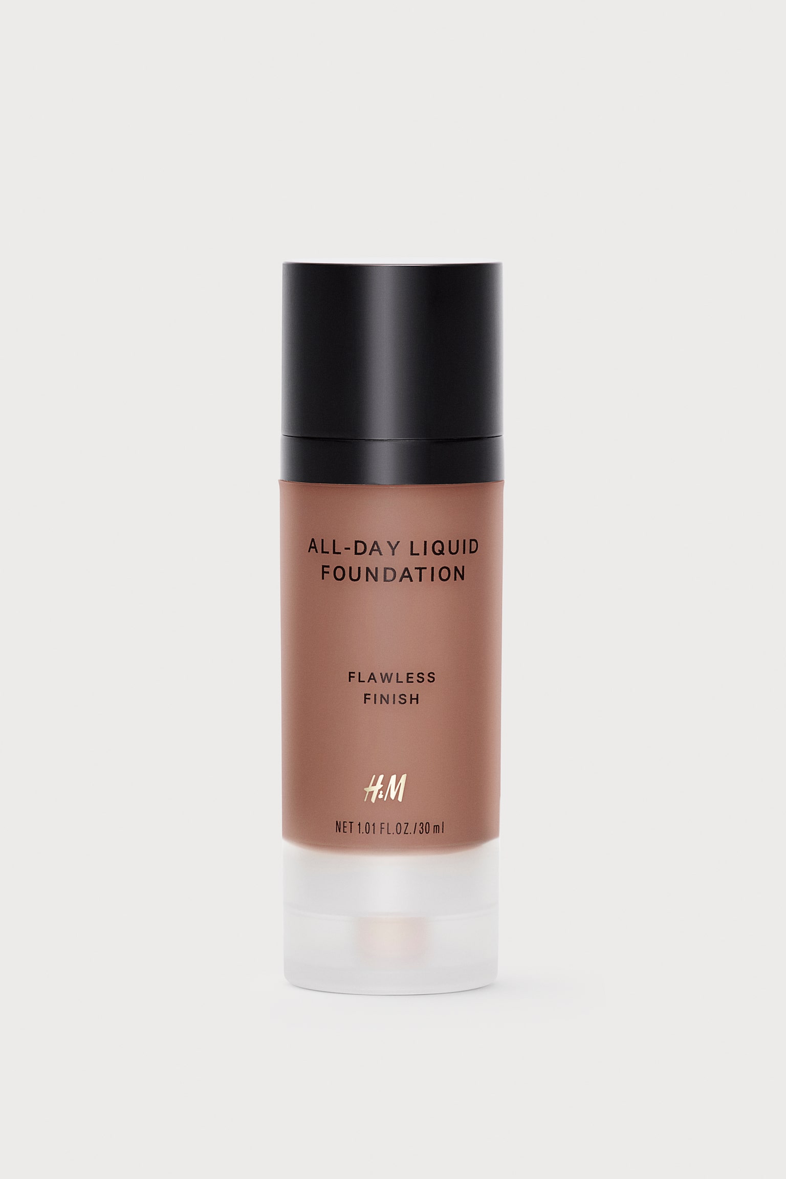 All-day Liquid Foundation - Fudge/Soft Sand/Almond beige/Alabaster/Porcelain/Ivory/Honey/Olive/Hazelnut/Chestnut/Carob/Dark Chocolate/Light Porcelain/Warm beige/Light Sand/Sweet Cacao/Amber/Hickory Nut/Hazelwood/Cappuccino/Honeycomb - 1