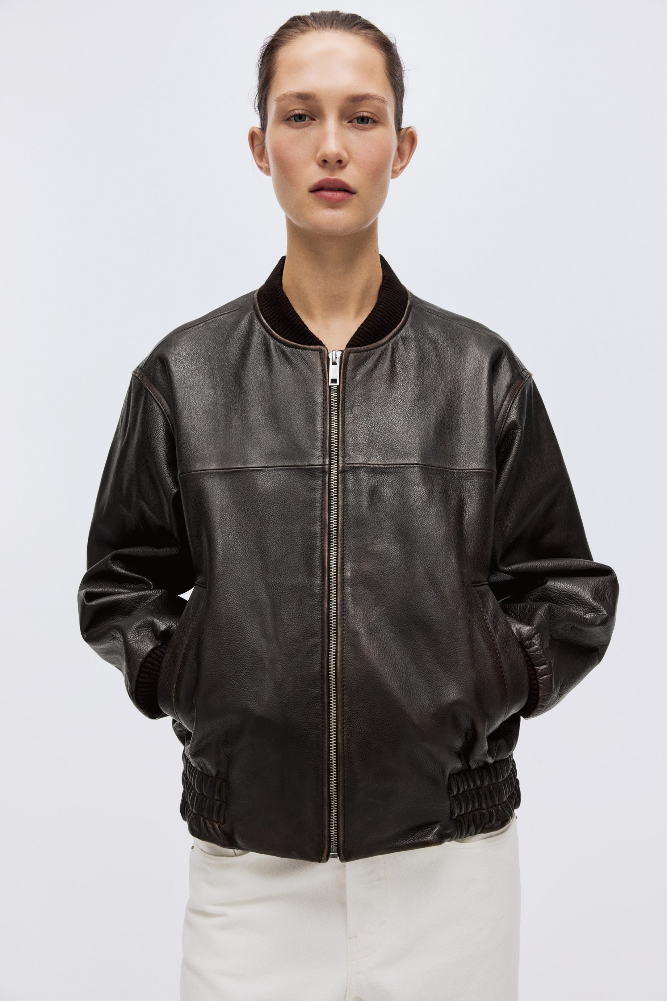 Женские куртки H&M Leather Bomber Jacket — фото 3