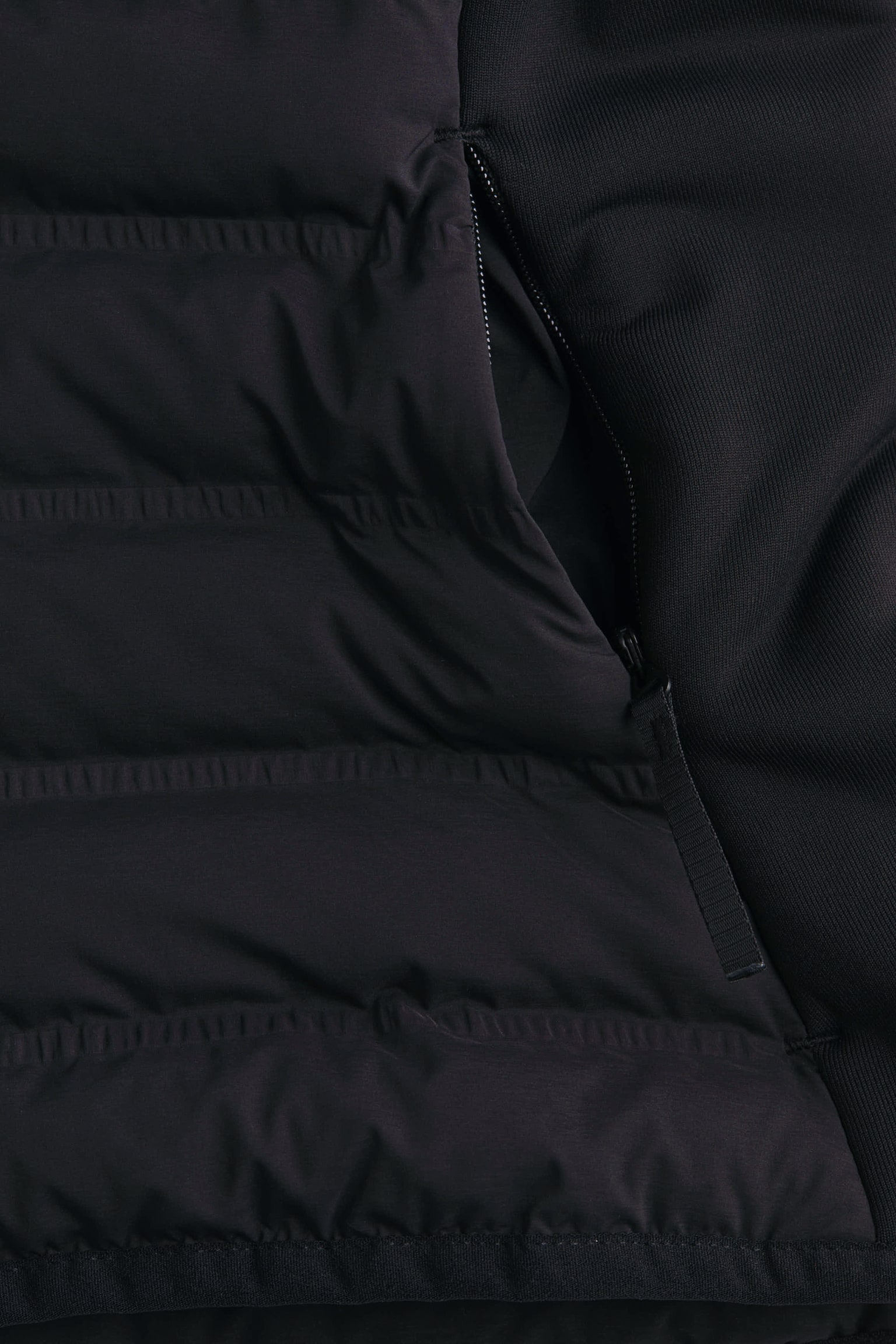 Женская куртка H&M Move Hybrid Padded Jacket with ThermoMove™, цвет: Чёрный — фото 7