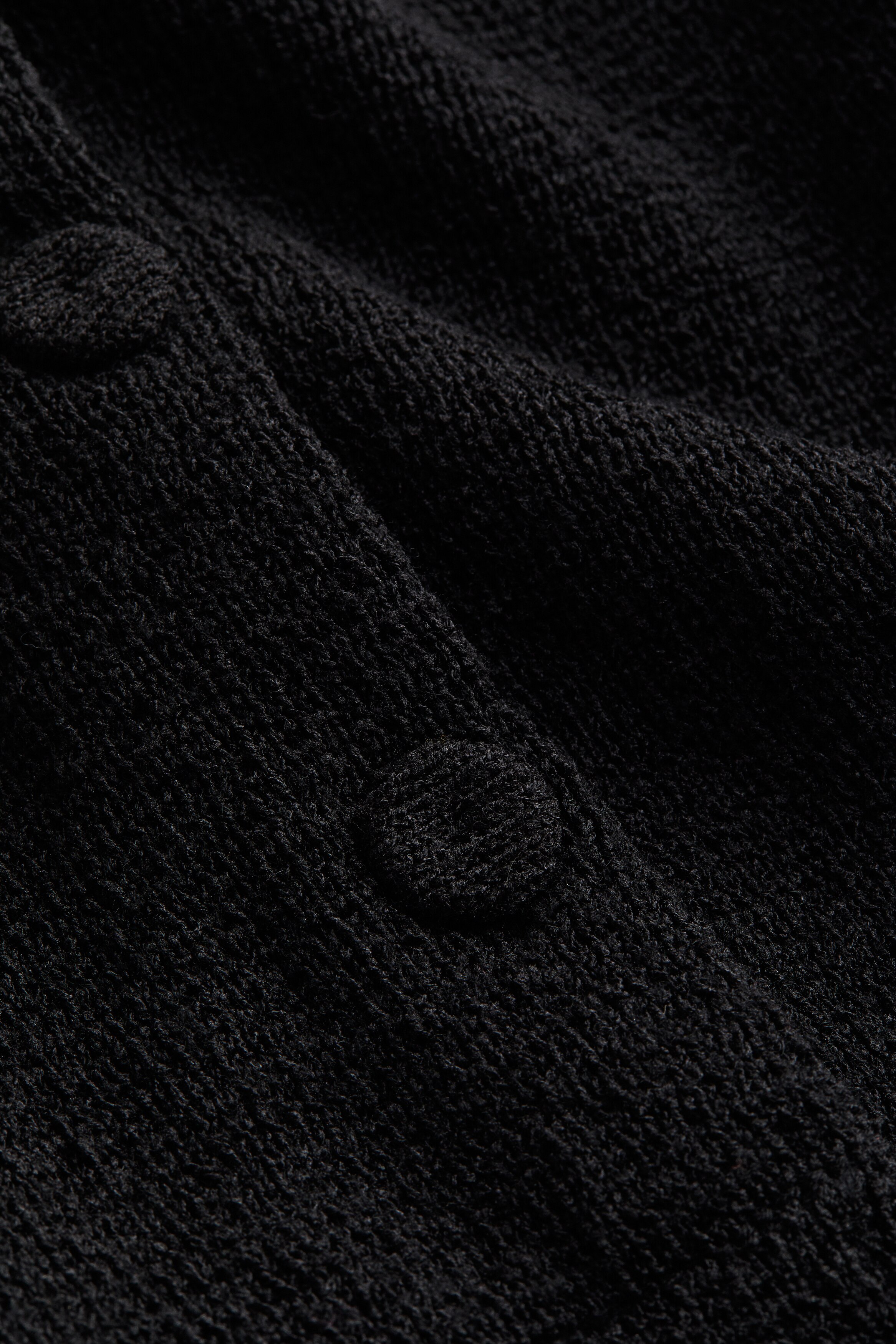 Knitted shoulder-pad jacket