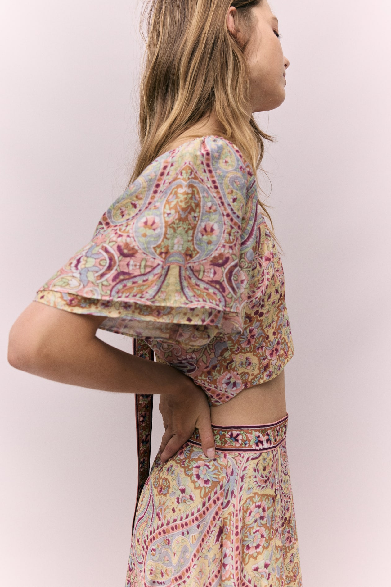 Cropped linen-blend top Orange/Paisley pattern Ladies H&M IN