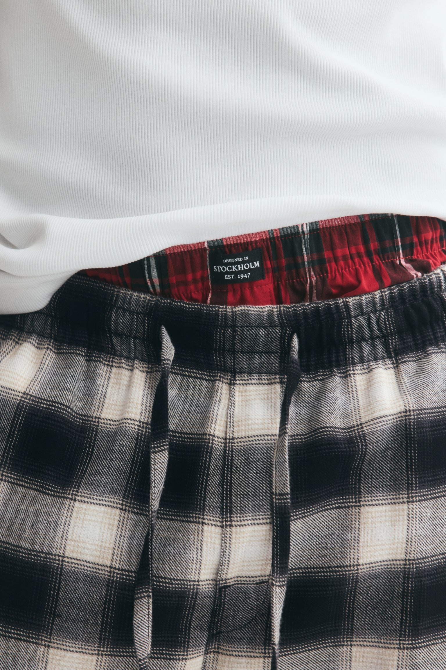 Мужские брюки H&M Relaxed-Fit Flannel, цвет: Чёрный / Клетчатый — фото 4
