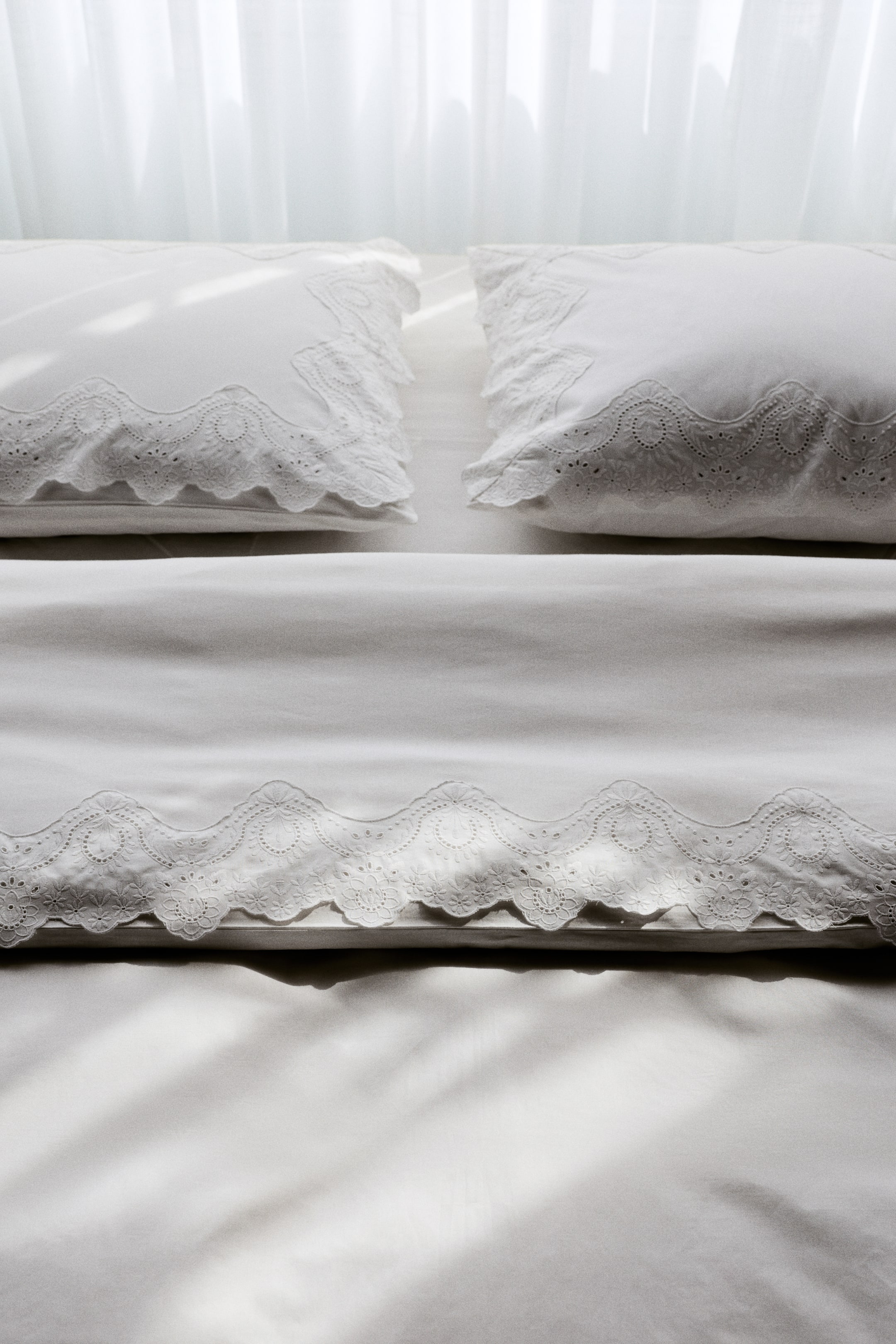 Visualizza l'immagine ingrandita: Copripiumino doppio/king size con sangallo - Bianco - HOME | H&M CH 1
