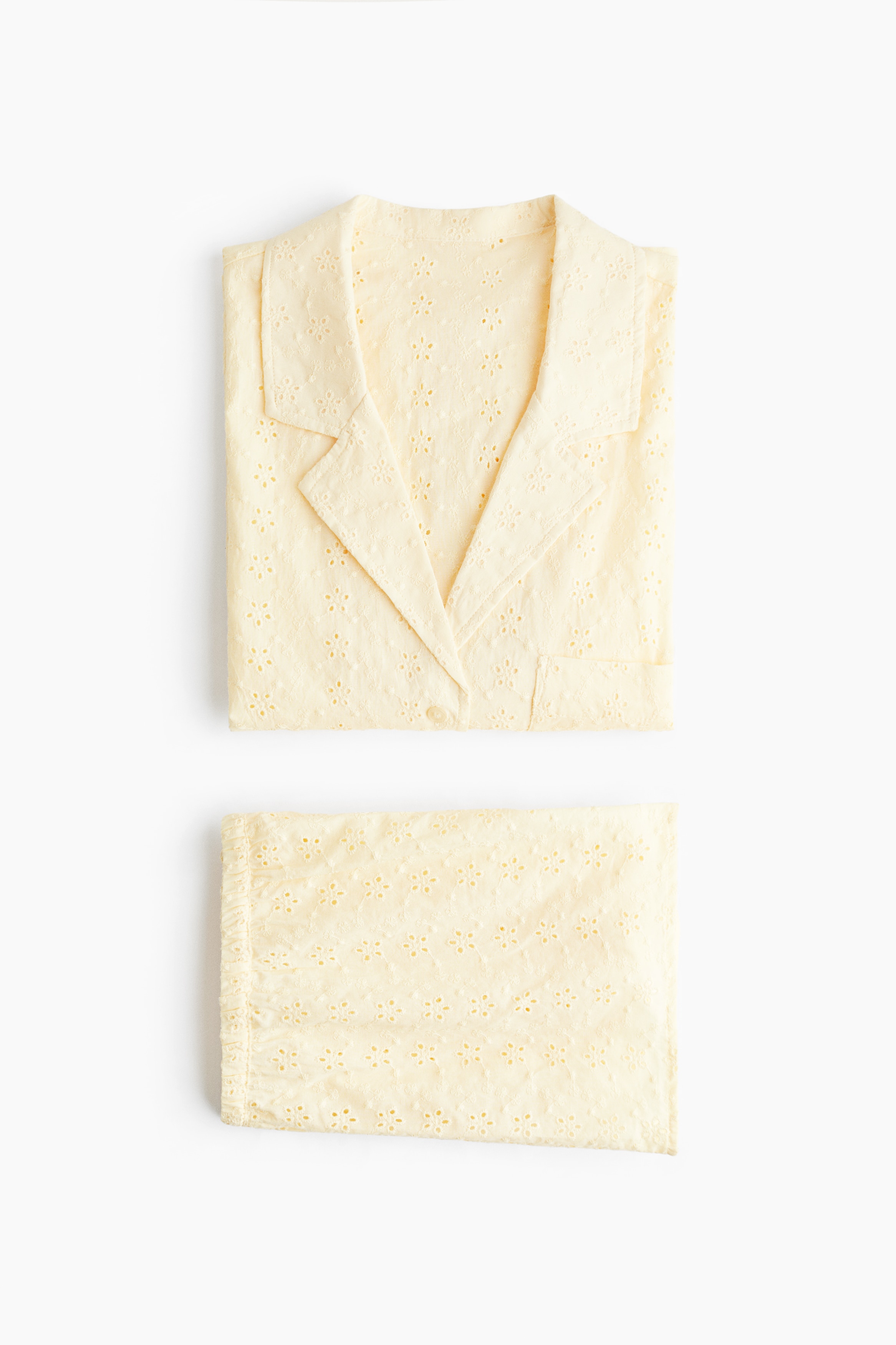 Broderie anglaise pyjamas