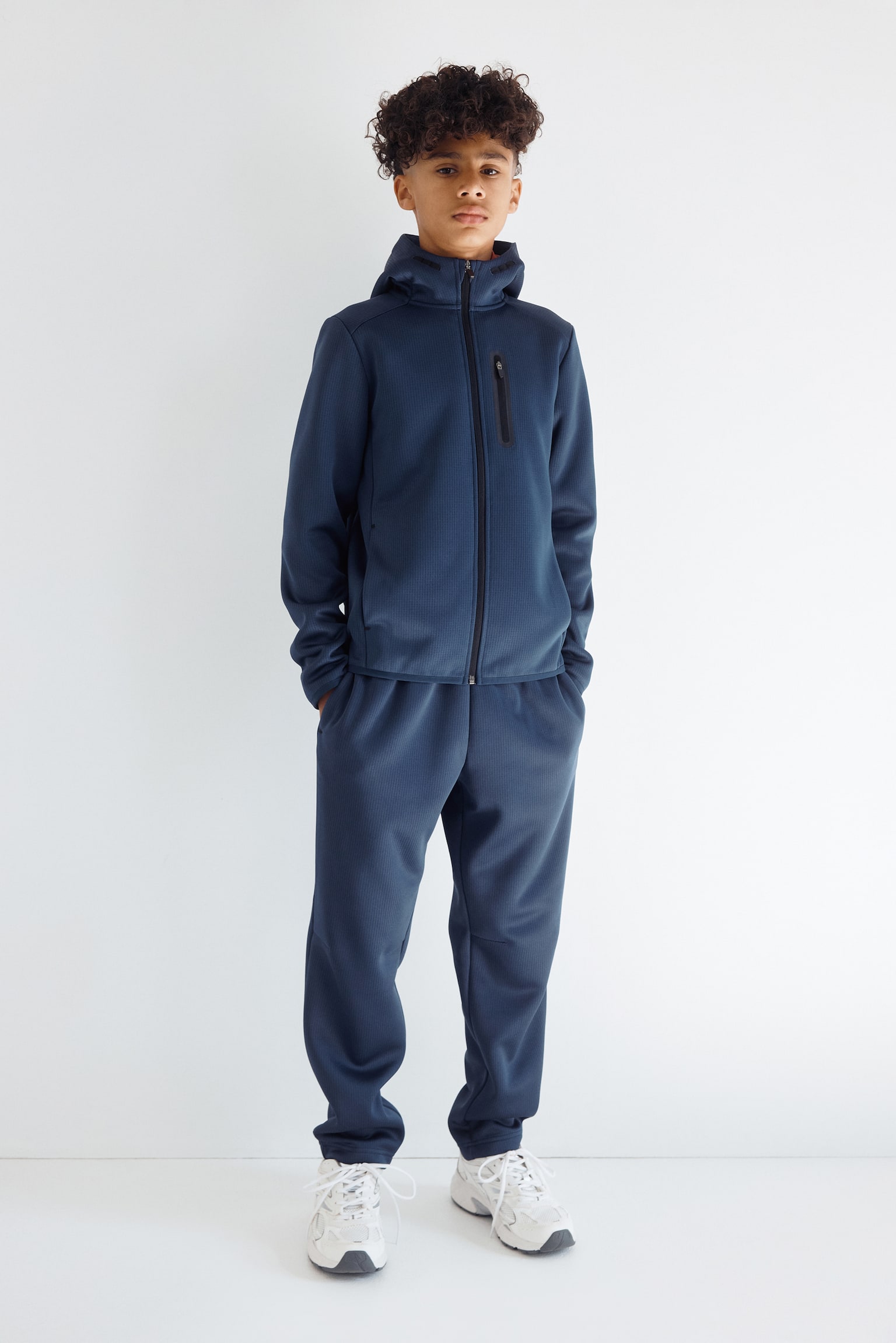 Детская куртка H&M Move Warm Activewear Hooded Jacket with ThermoMove™, цвет: Пыльный синий — фото 3