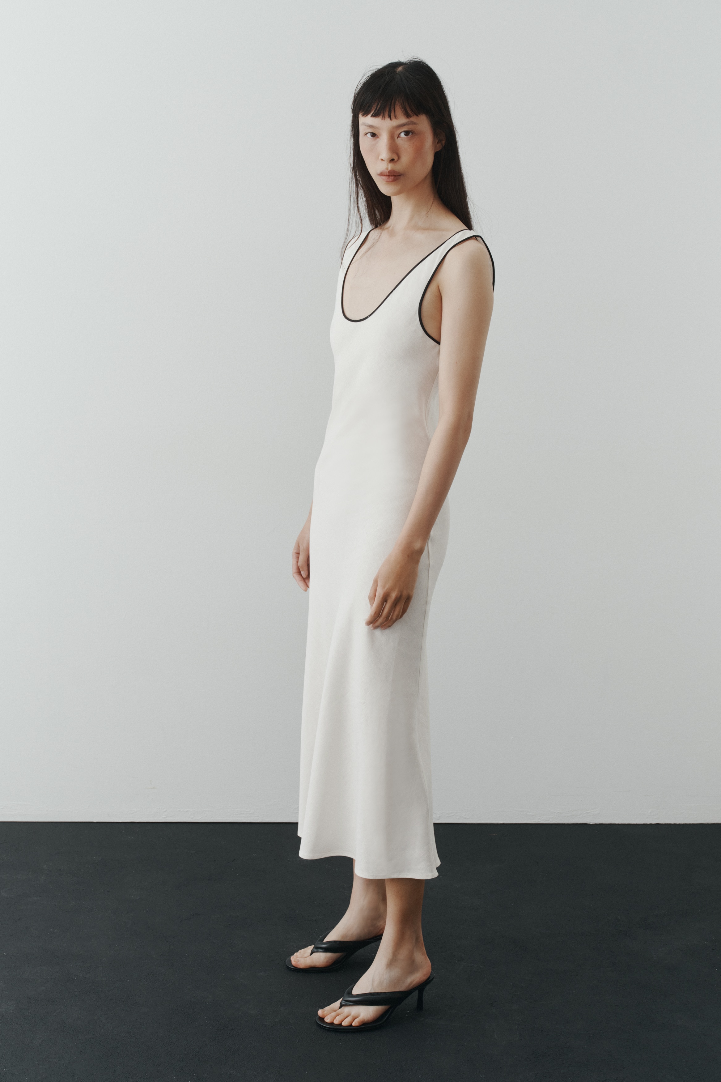 Ladies - White Linen-Blend Slip Dress - Size: XS - H&M Ladies - White Linen-Blend Slip Dress - Size: XS - H&M