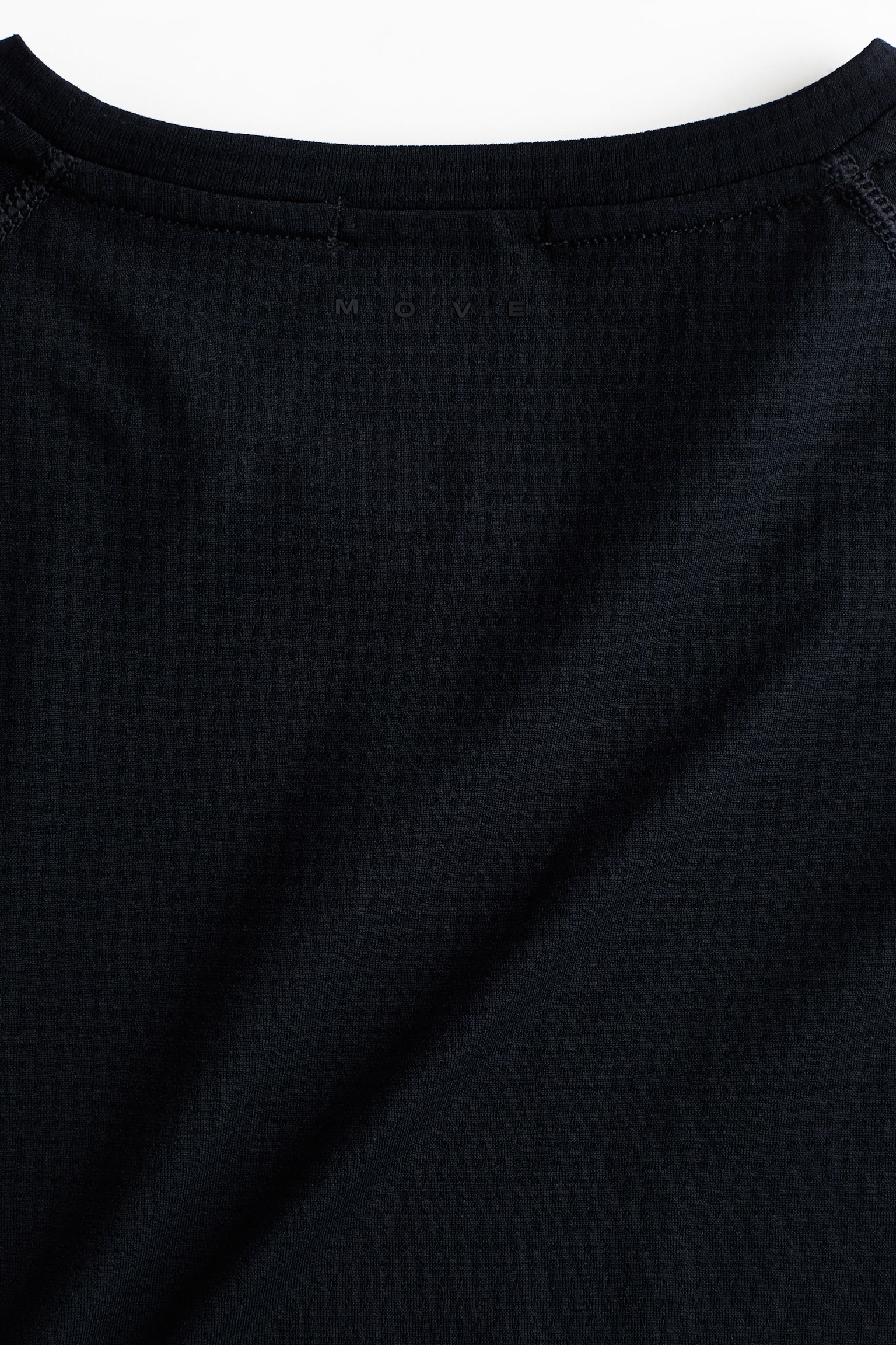 Мужская футболка H&M Move Muscle Fit Sports T-Shirt with DryMove™, цвет: Чёрный — фото 5
