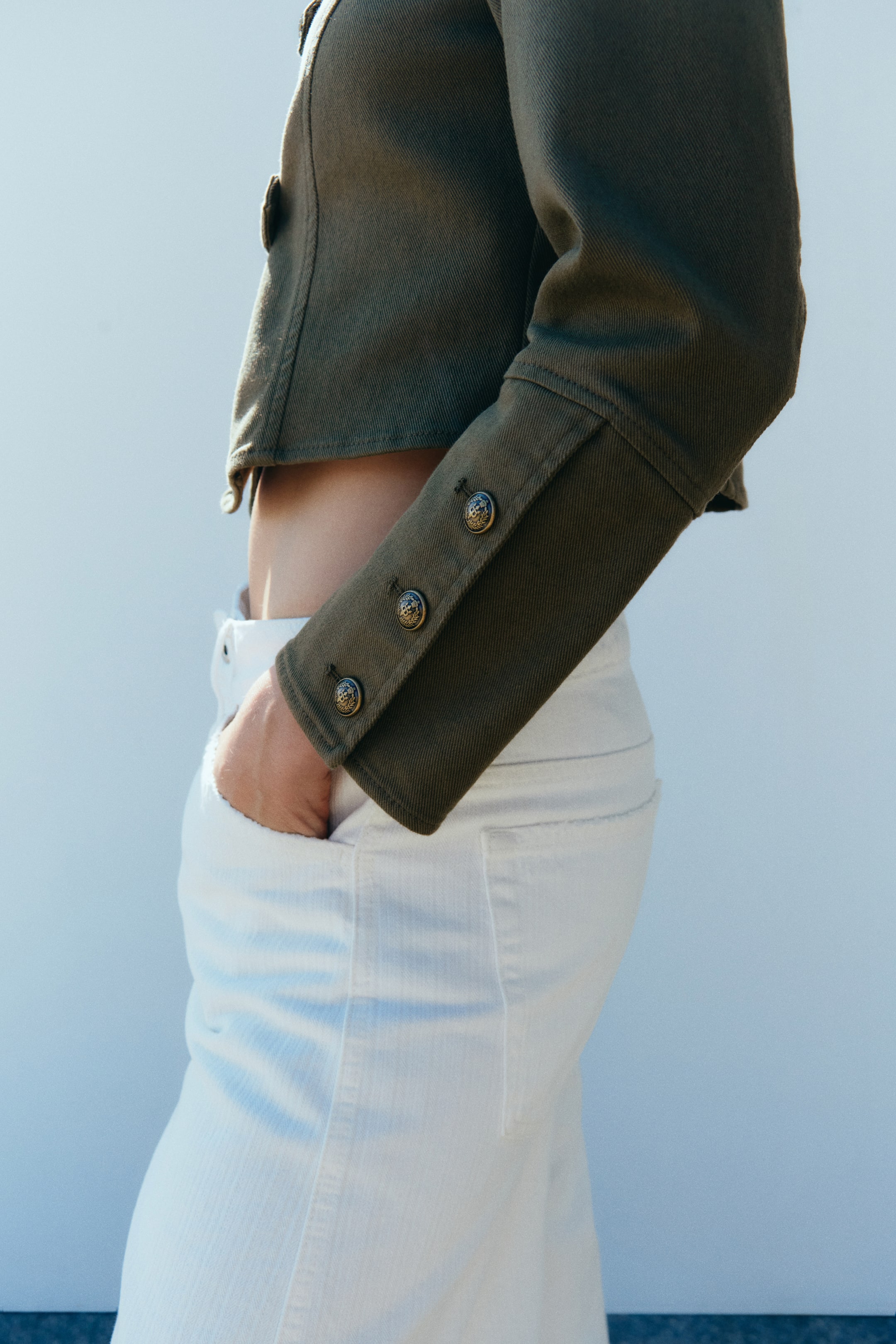 Женские куртки H&M Short Cotton Jacket — фото 4
