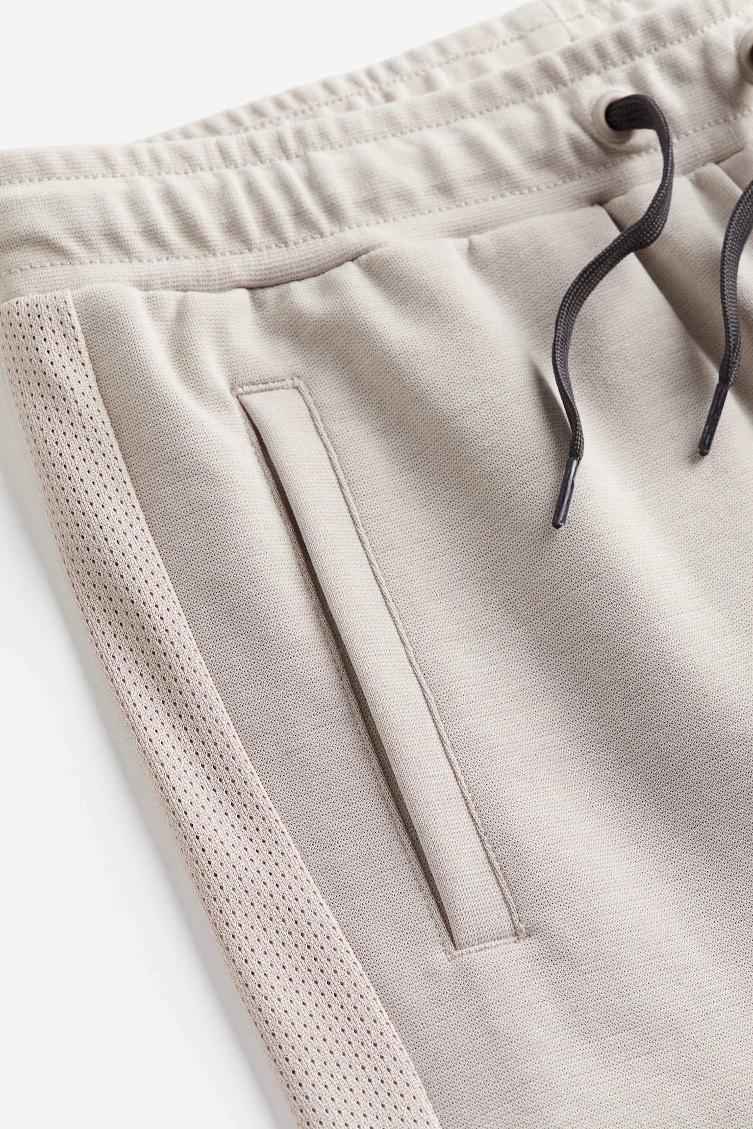 Activewear Shorts In DryMove™ - Light beige - 2