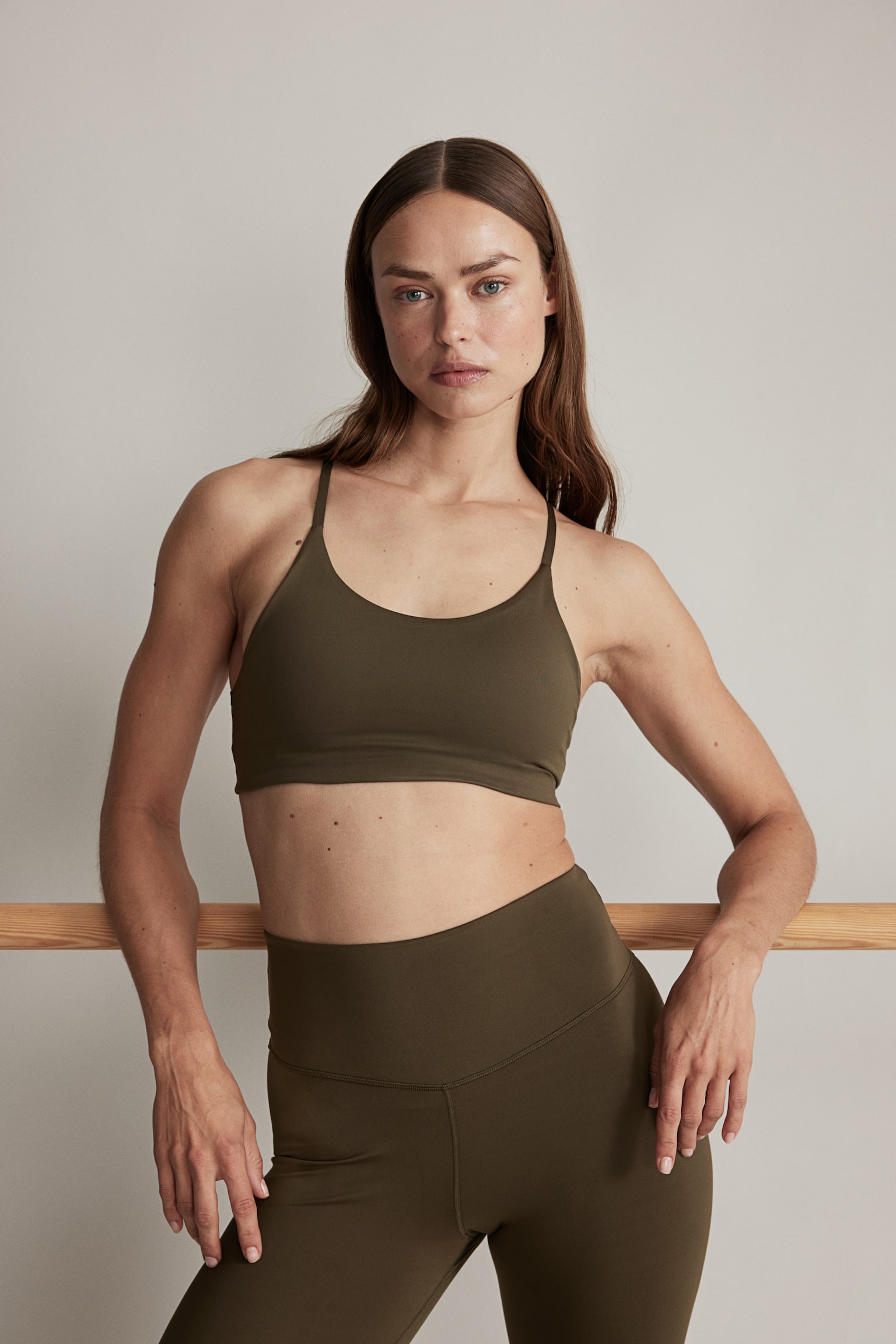 Light Support Sports bra in SoftMove™ - Khaki green/Black/Beige/White - 8