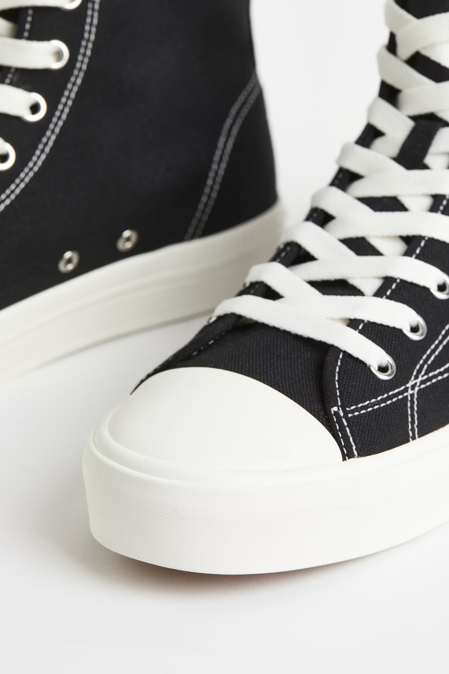 Canvas Hi Top Sneakers - Black/White - 3