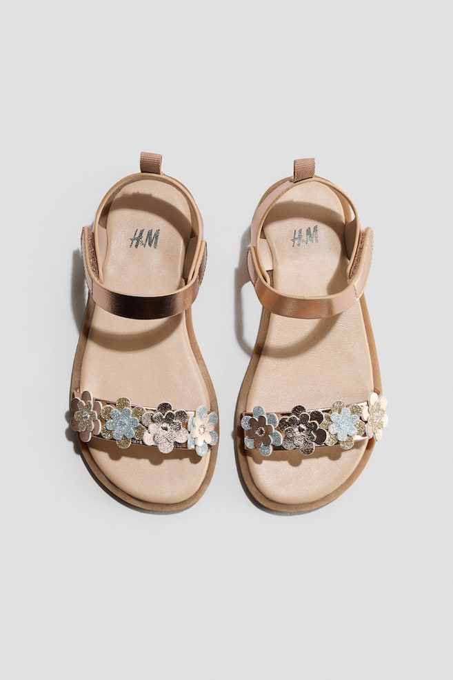 Sandalen mit Applikationen - Bronzefarben/Blumen/Hellrosa/Schmetterling/Rosa/Blumen - 1