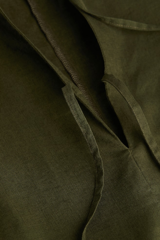 Robe en lin mélangé avec détail à nouer - Vert kaki foncé - 6