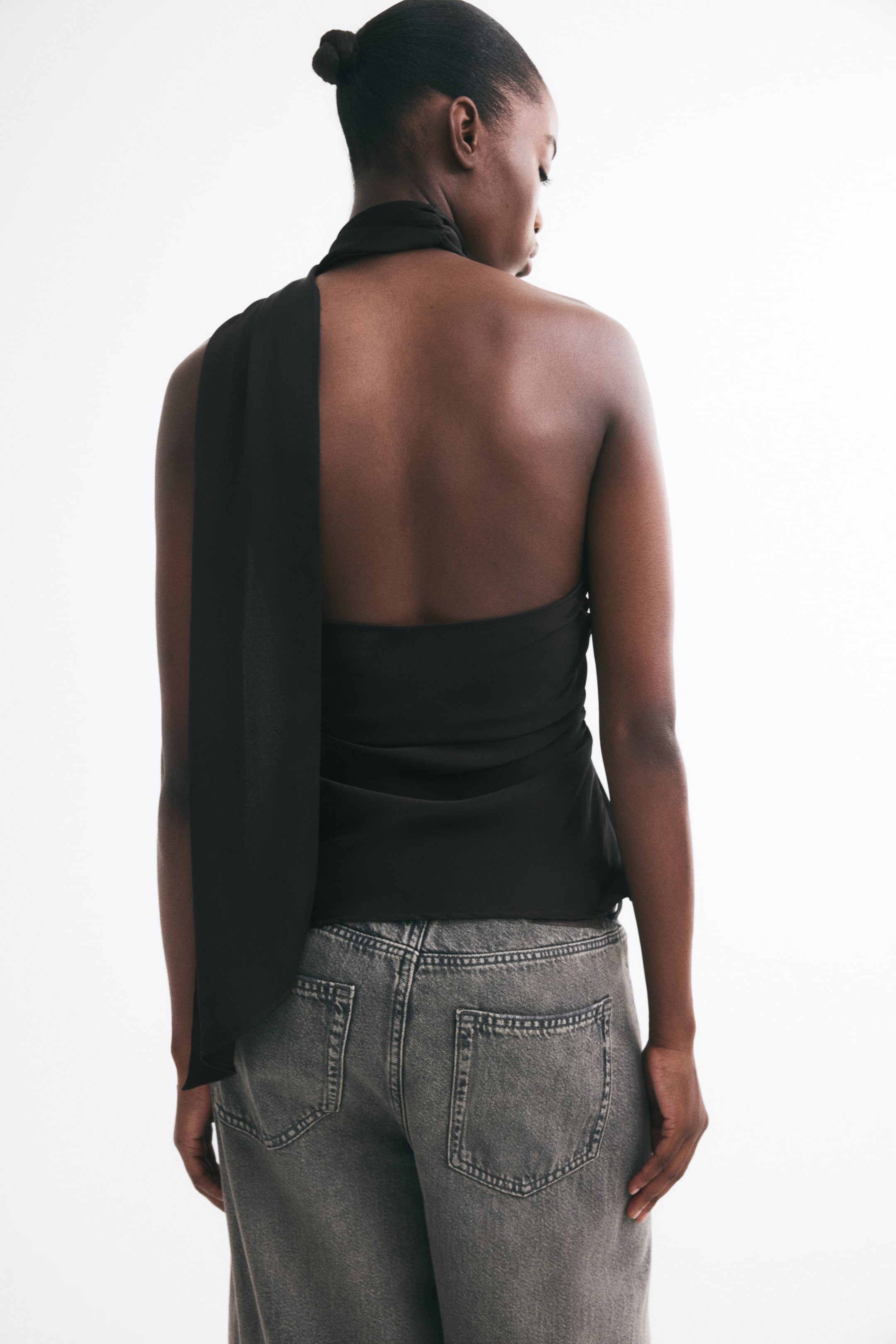 Haut asymétrique à col écharpe