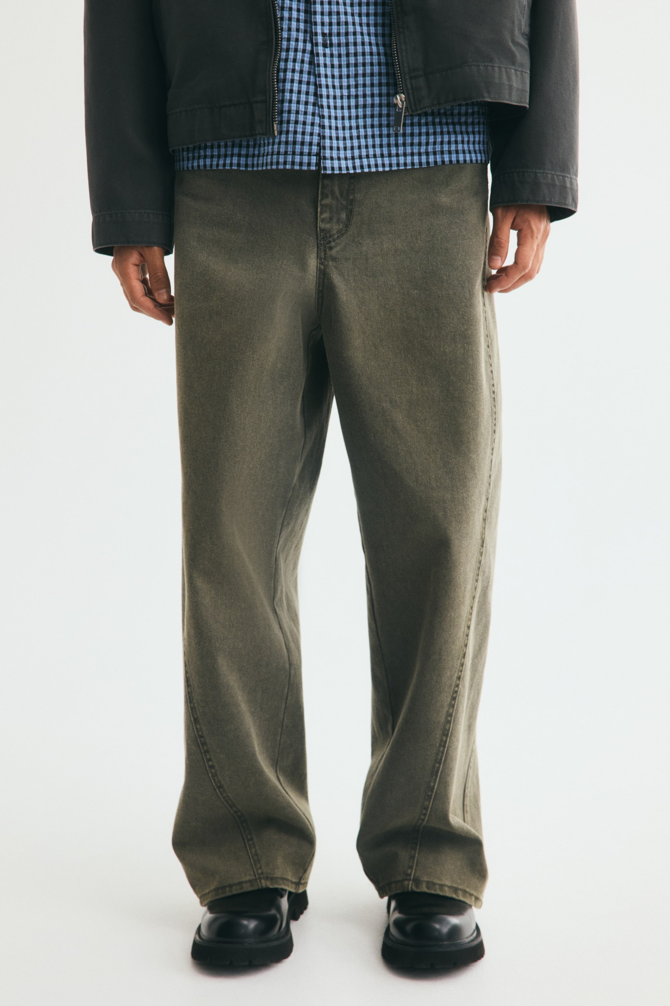 Loose-Fit Wide-Leg Twisted-Seam Jeans