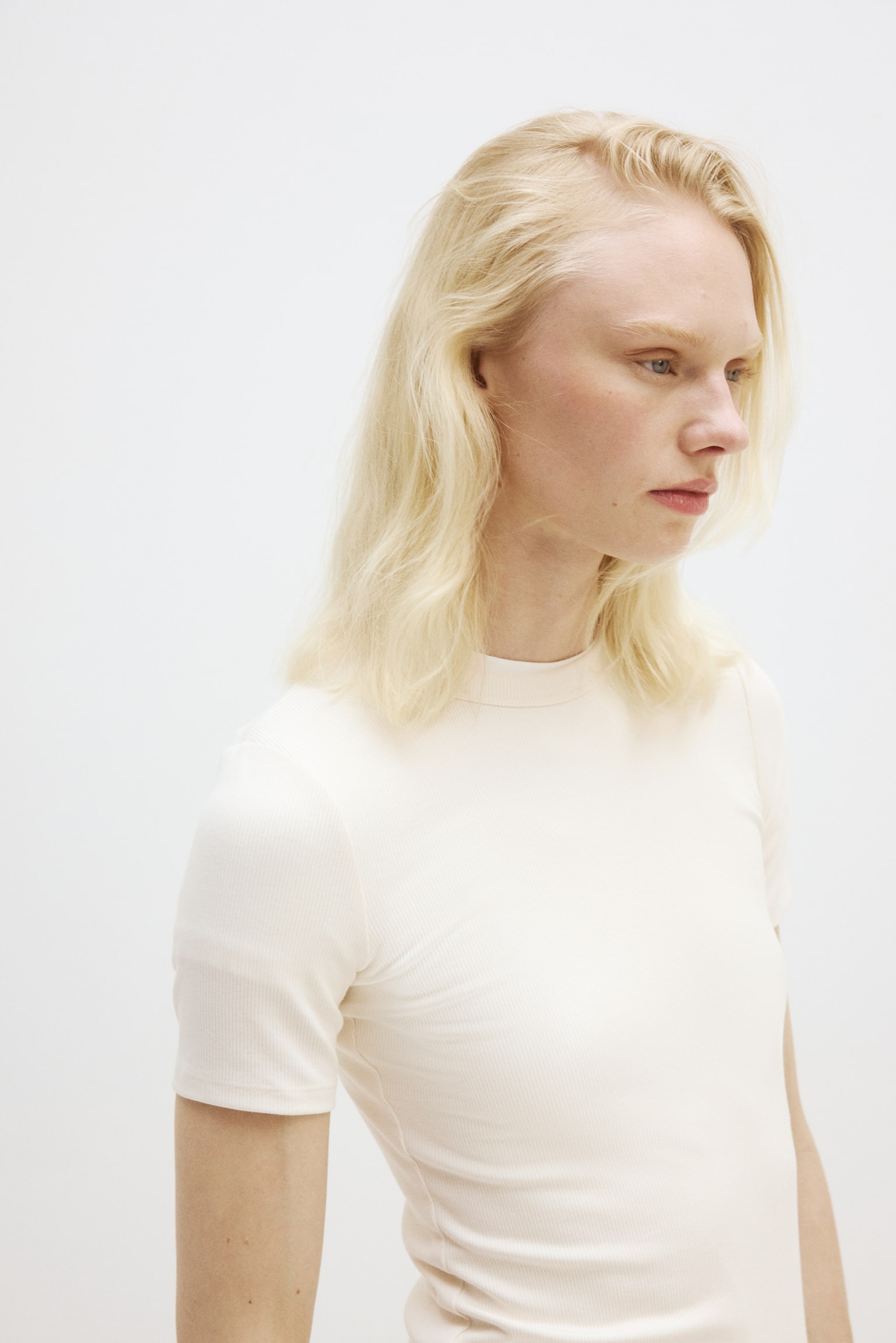 Cooling Slim-Fit Ribbed T-Shirt - Cream/Black - 1