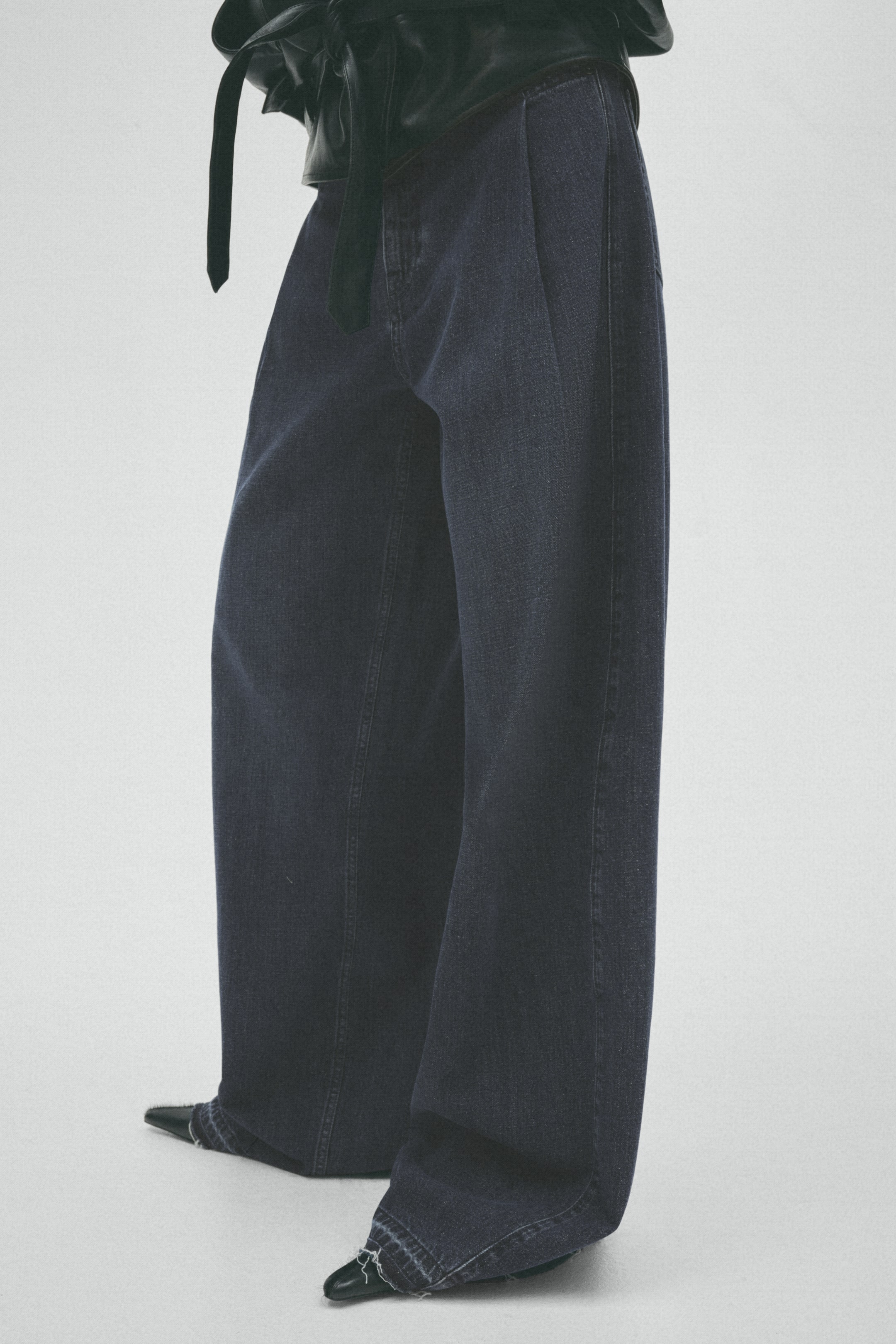 Wide-Leg Jeans
