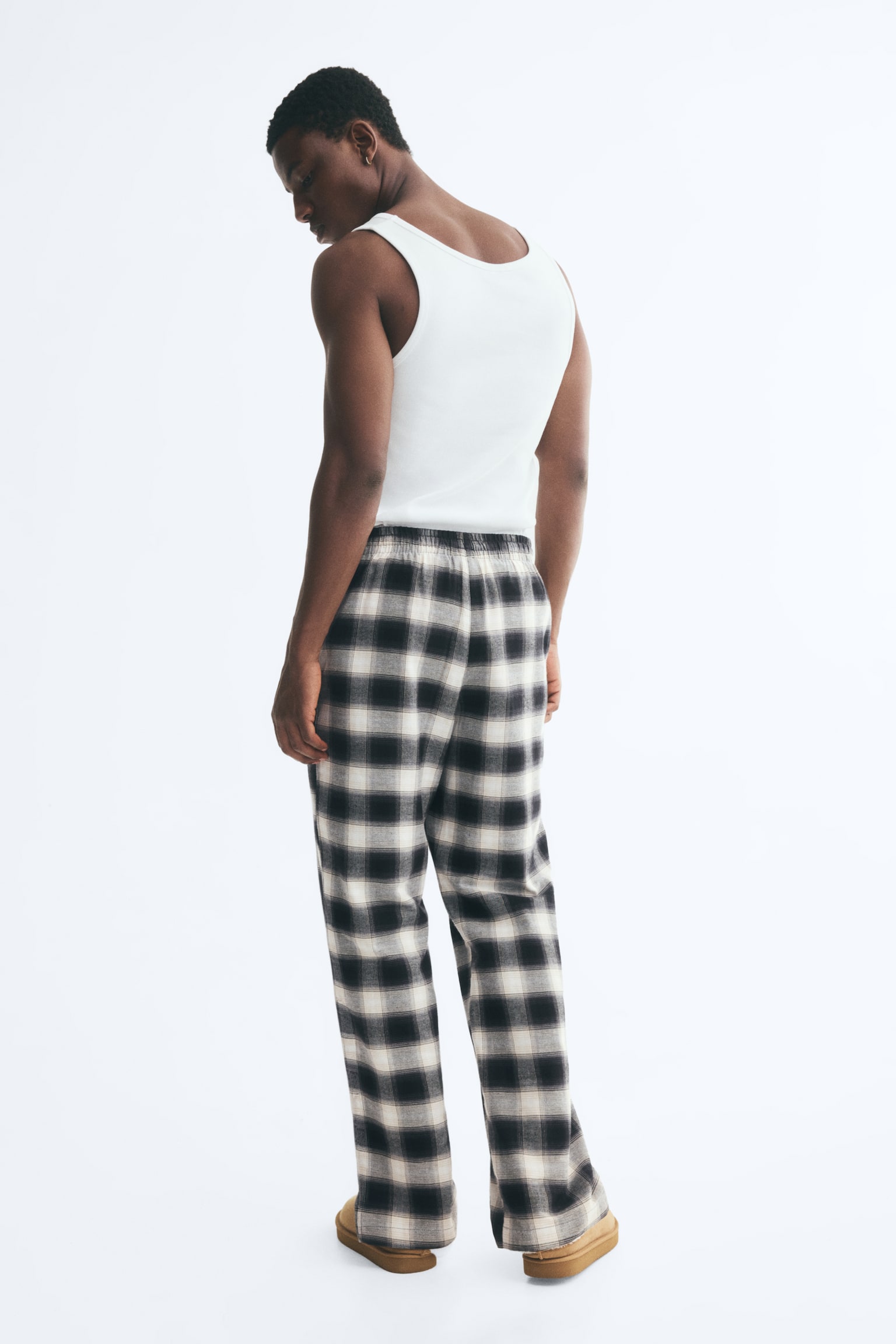 Мужские брюки H&M Relaxed-Fit Flannel, цвет: Чёрный / Клетчатый — фото 7