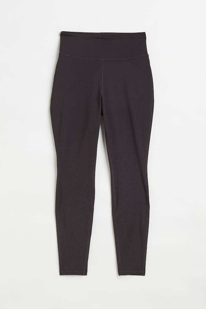 H&M Activewear and Austrian sports, fitness, yoga service myClubs teamed up